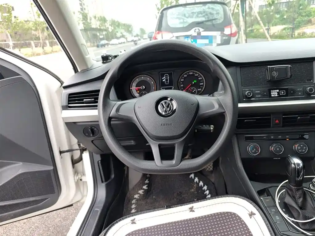 Volkswagen Lavida 2018 1.5L Auto Trend Edition China V фото 3