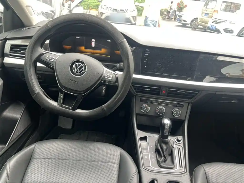 Volkswagen Lavida 2021 1.5L Auto Comfort Edition фото 8