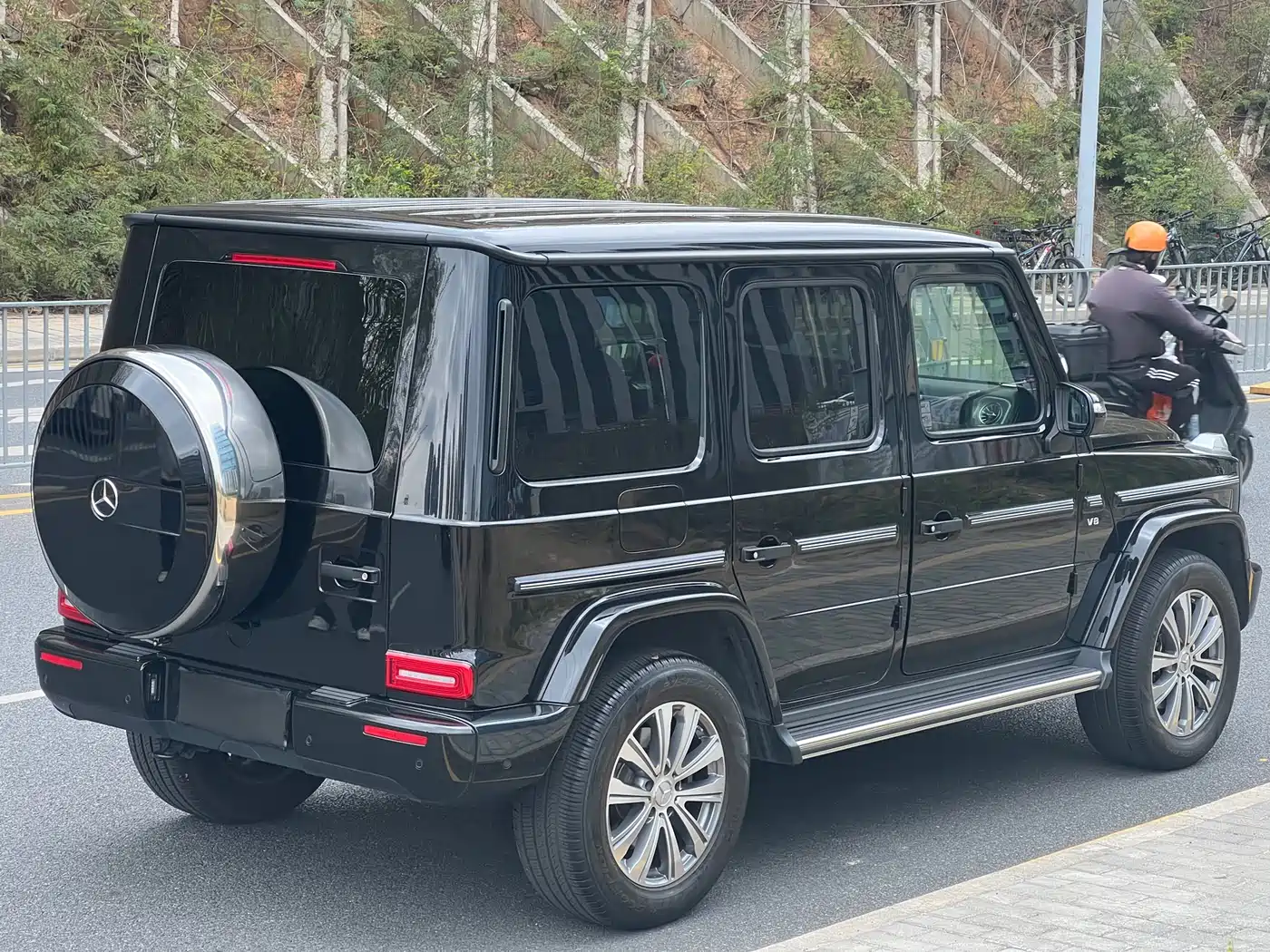 Mercedes-Benz G-Class 2024 G 500 фото 15
