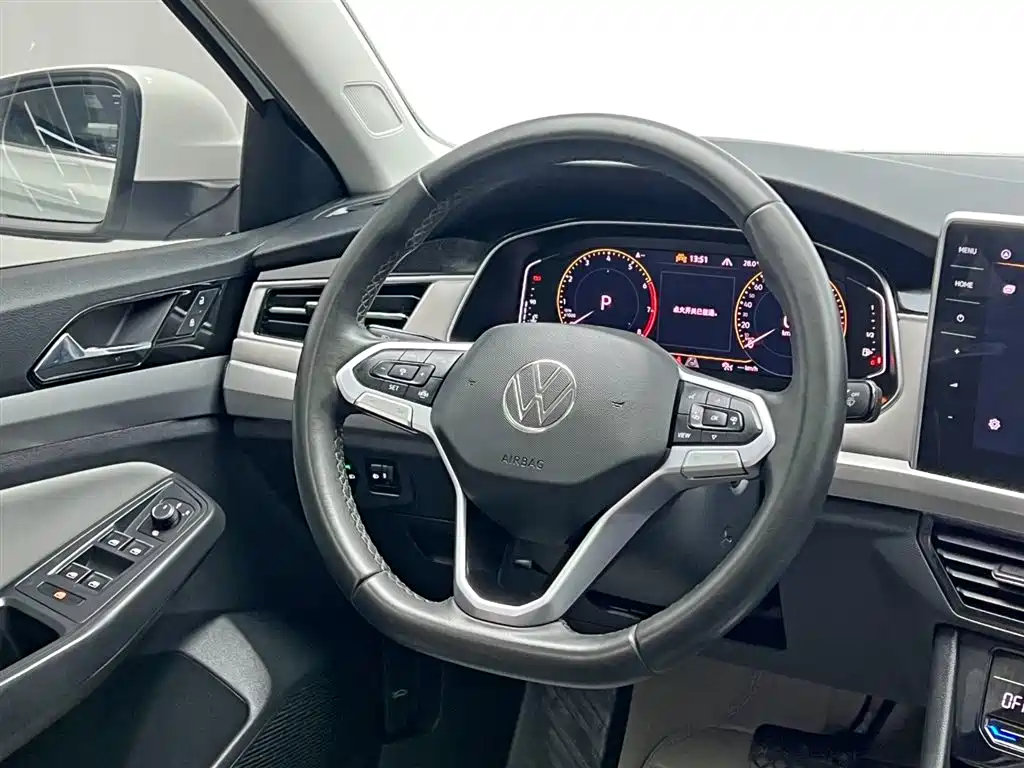 Volkswagen Bora 2023 300TSI DSG Premium Edition фото 22