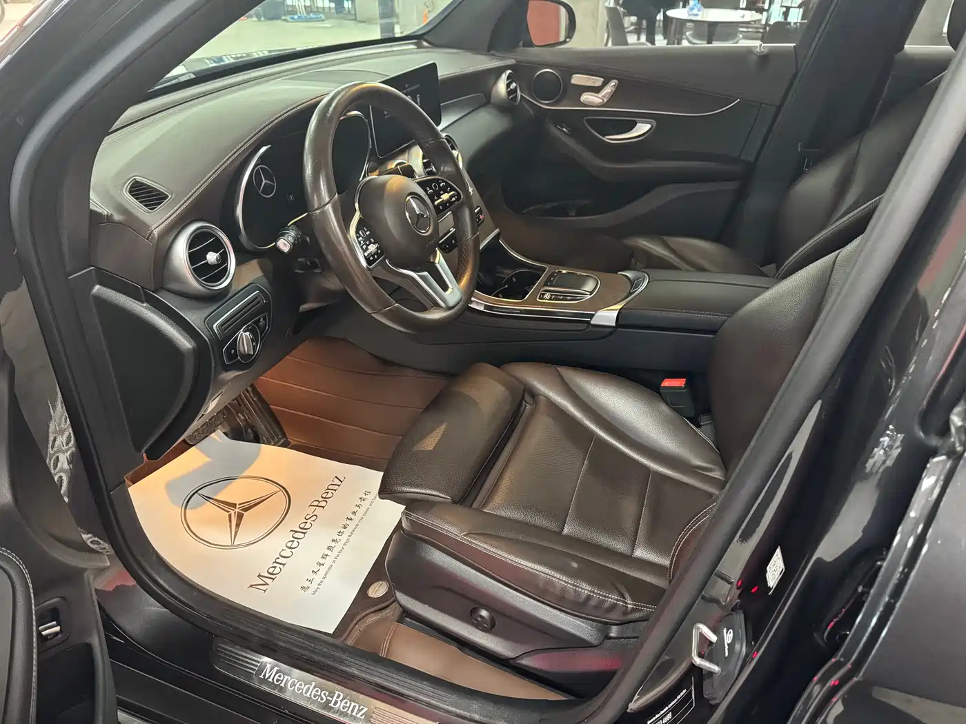 Mercedes-Benz GLC 2022 Facelift GLC 300 L 4MATIC Dynamic Collector's Edition фото 9