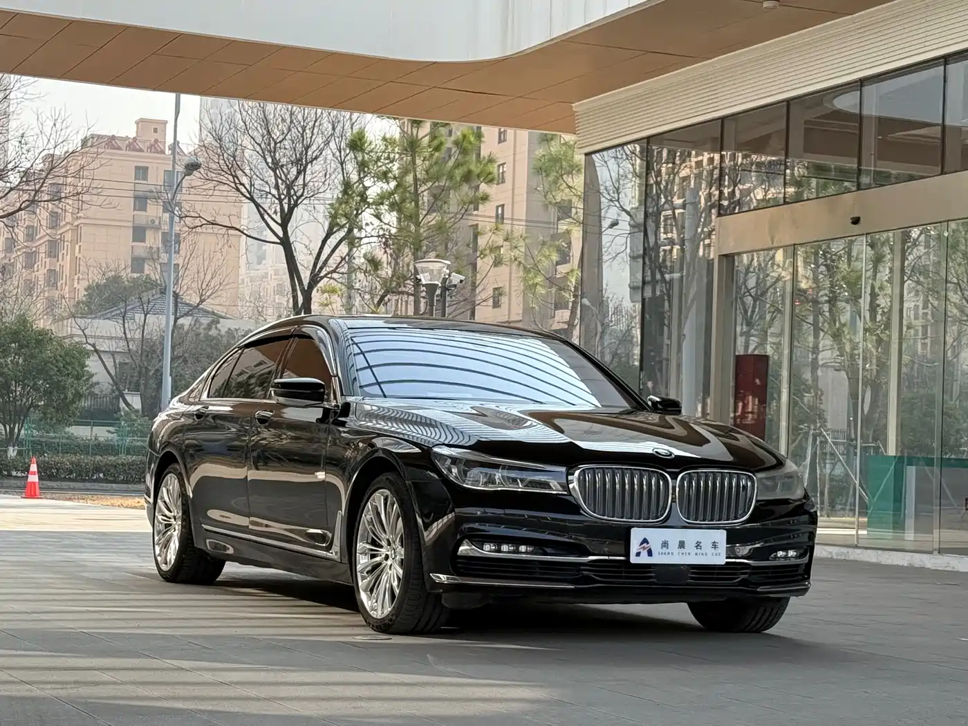 BMW 7 Series 2017 M760Li xDrive Excellence Luxury фото 3