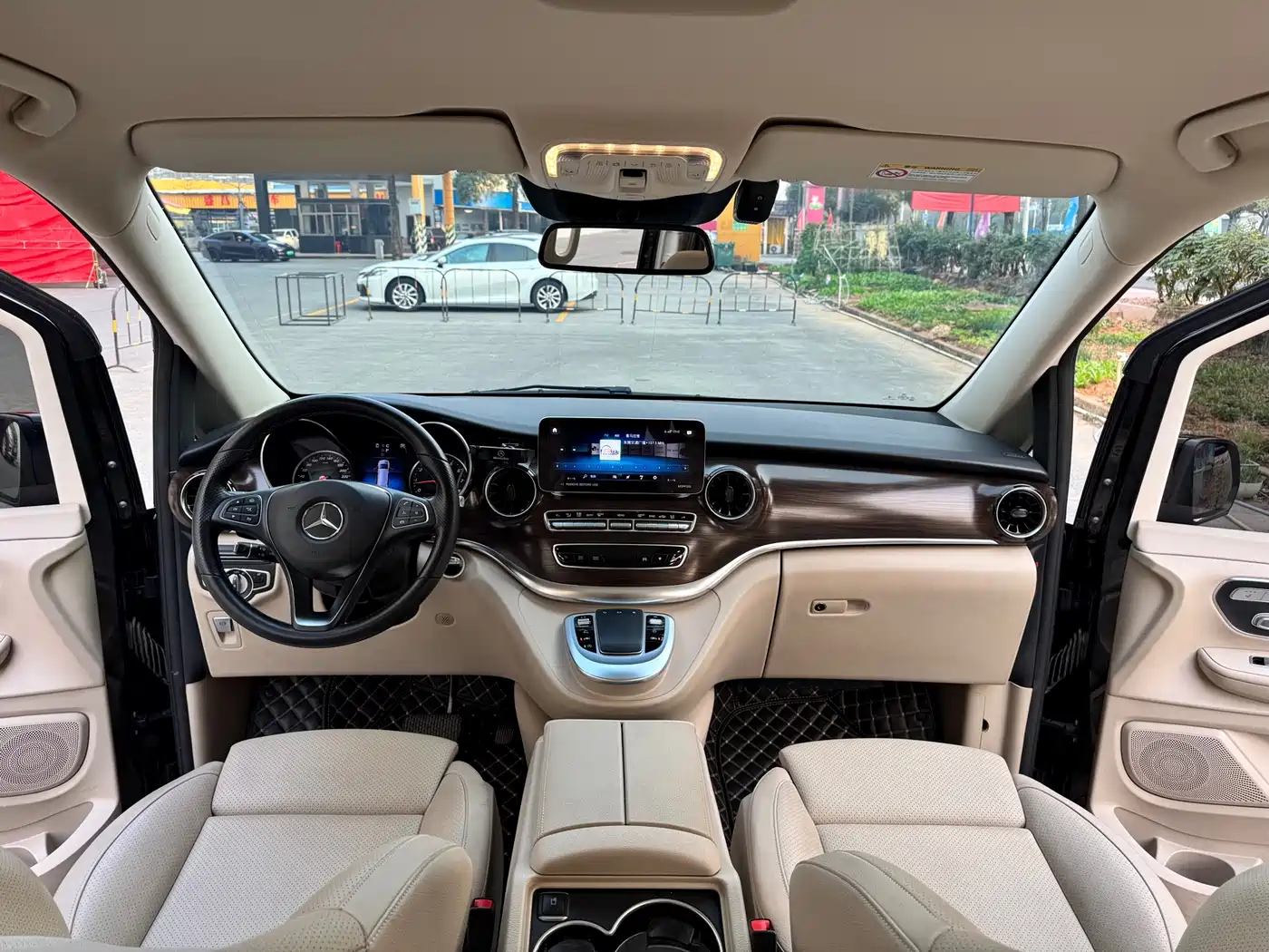 Mercedes-Benz V-Class 2022 V 260 Pilot Edition фото 9