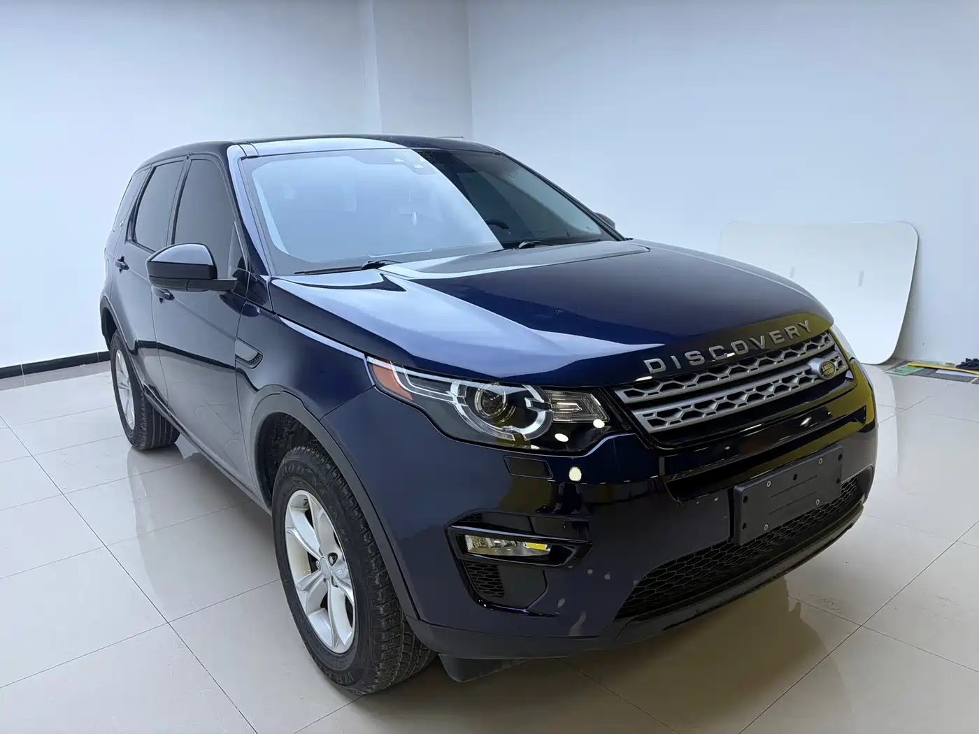 Land Rover Discovery Sport 2017 2.0T PURE фото 3