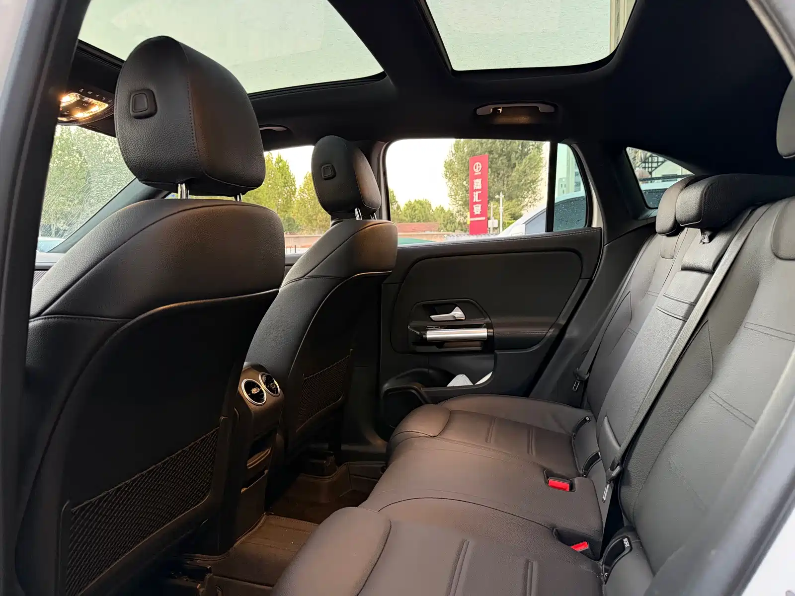 Фото 8 - Mercedes-Benz GLA