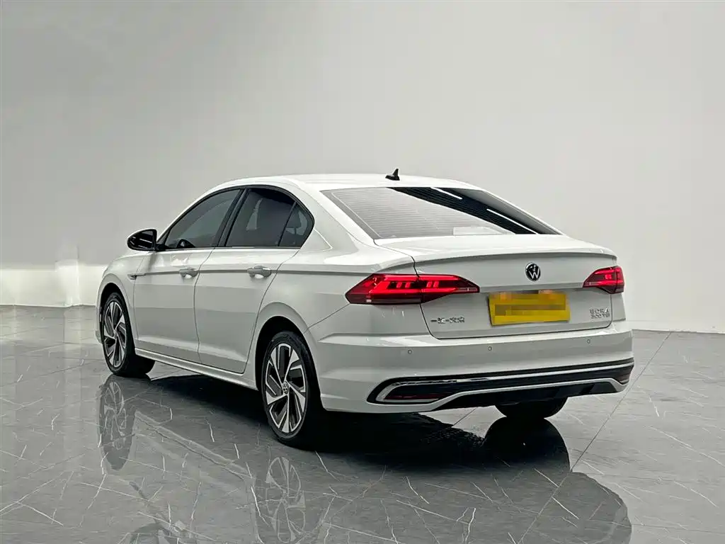 Volkswagen Bora 2023 300TSI DSG Premium Edition фото 4