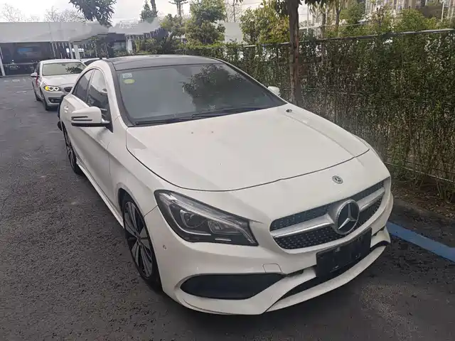 MERCEDES-BENZ CLA