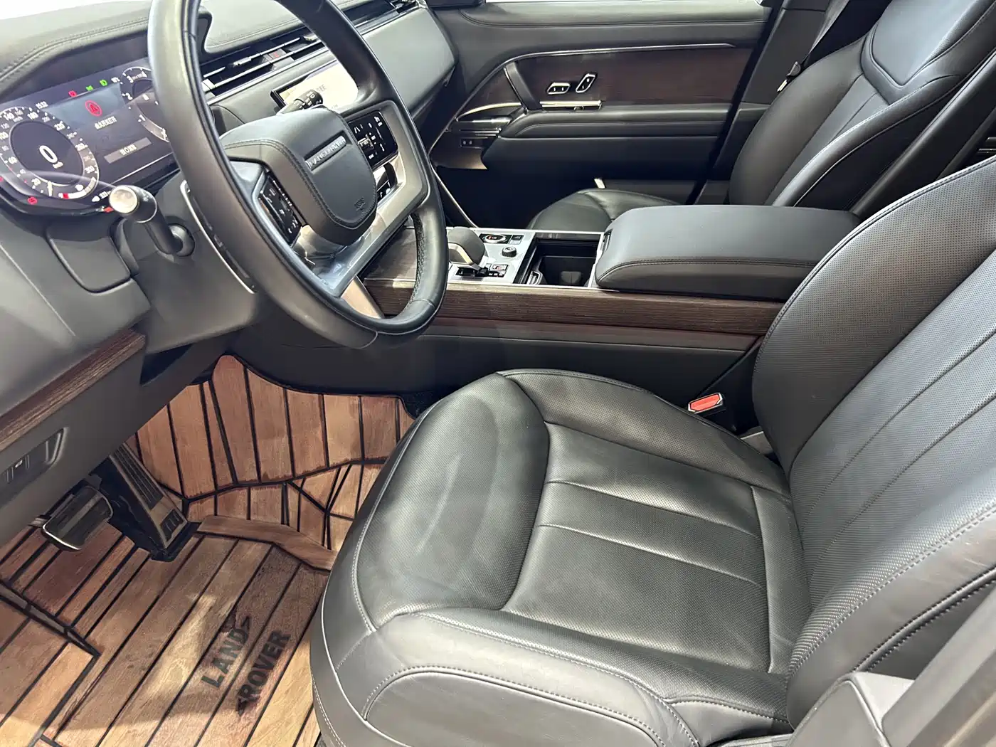 Land Rover Range Rover 2023 3.0 L6 400PS Genesis Extended Version фото 10