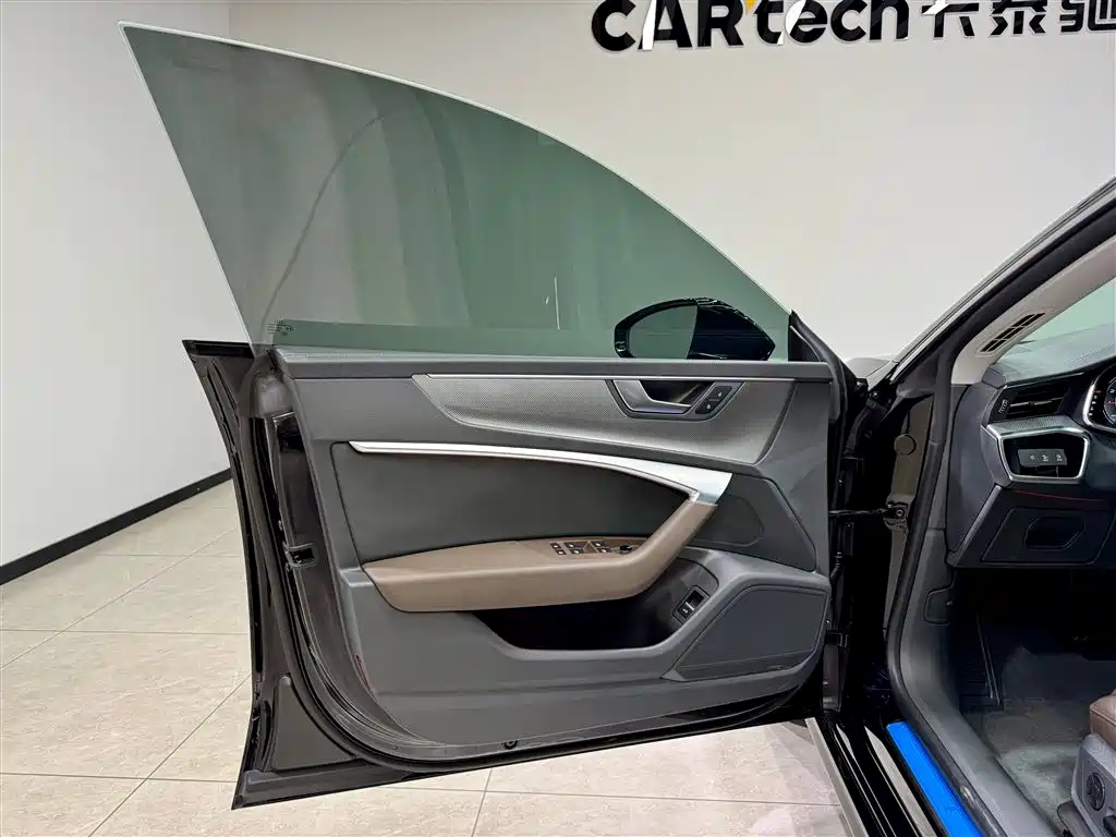 AUDI A7L
