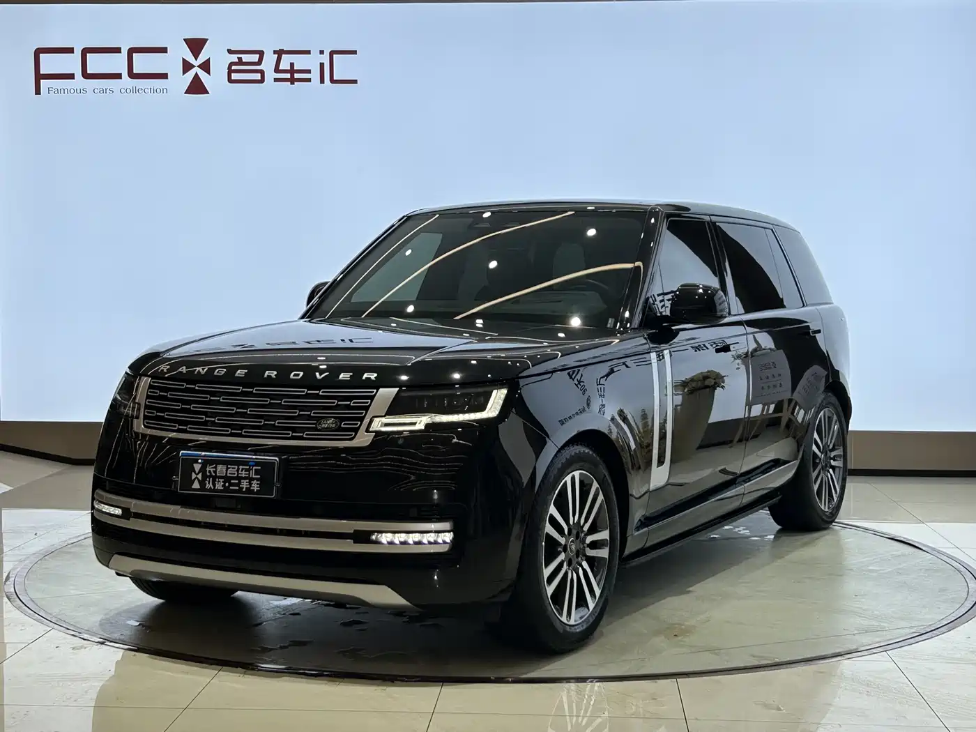 Land Rover Range Rover 2023 3.0 L6 400PS Genesis Extended Version