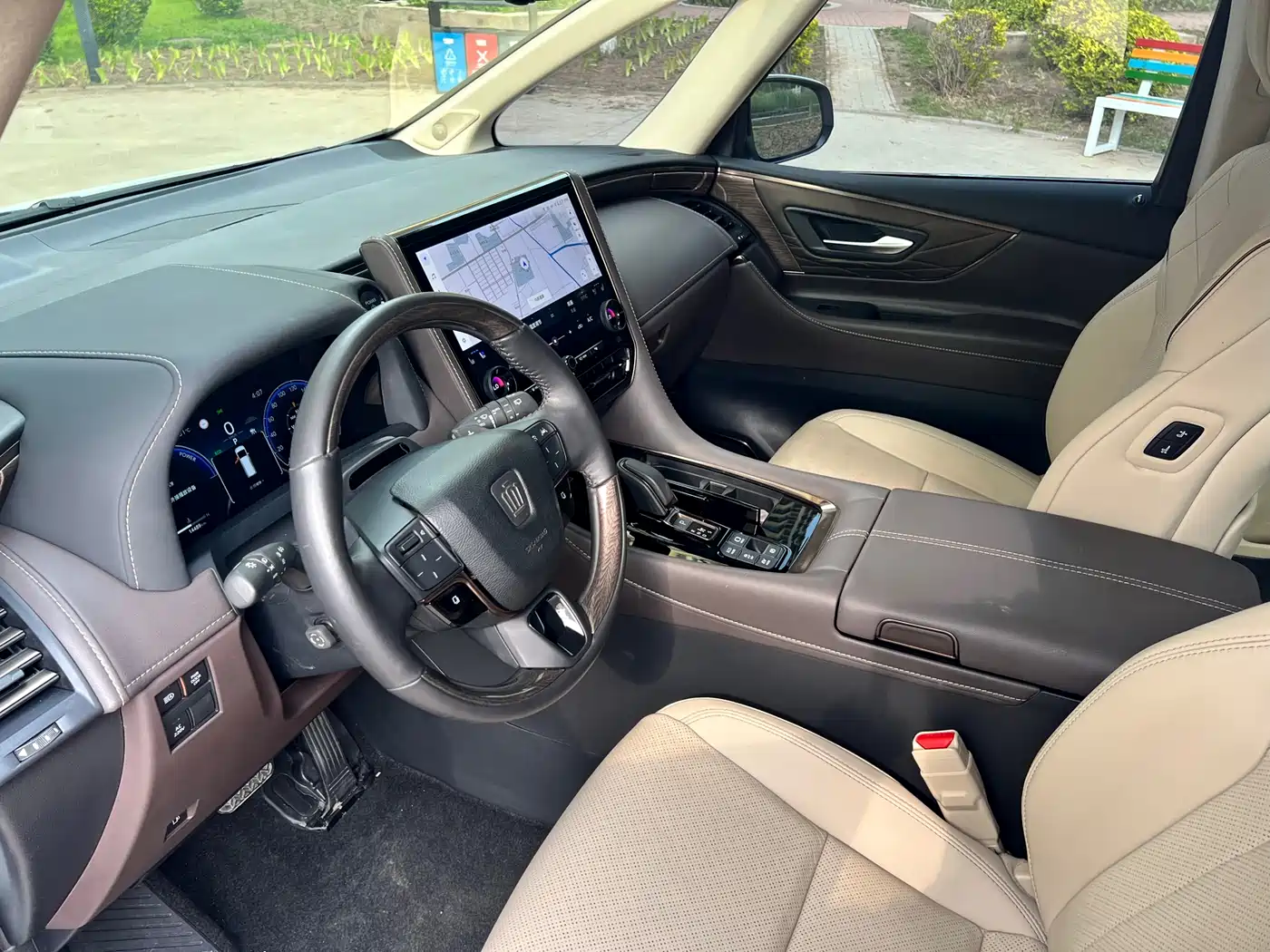Toyota Vellfire 2025 Crown Hybrid 2.5L Ink Gold Executive Edition фото 7