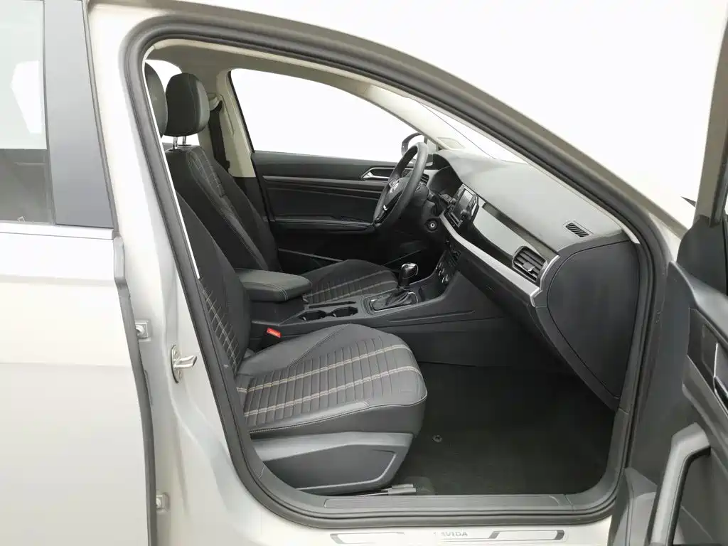 Фото 23 - Volkswagen Lavida