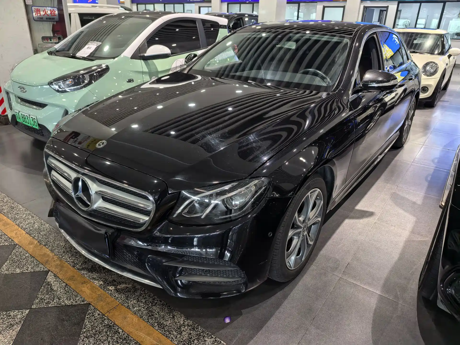 Фото 1 - Mercedes-Benz E-Class