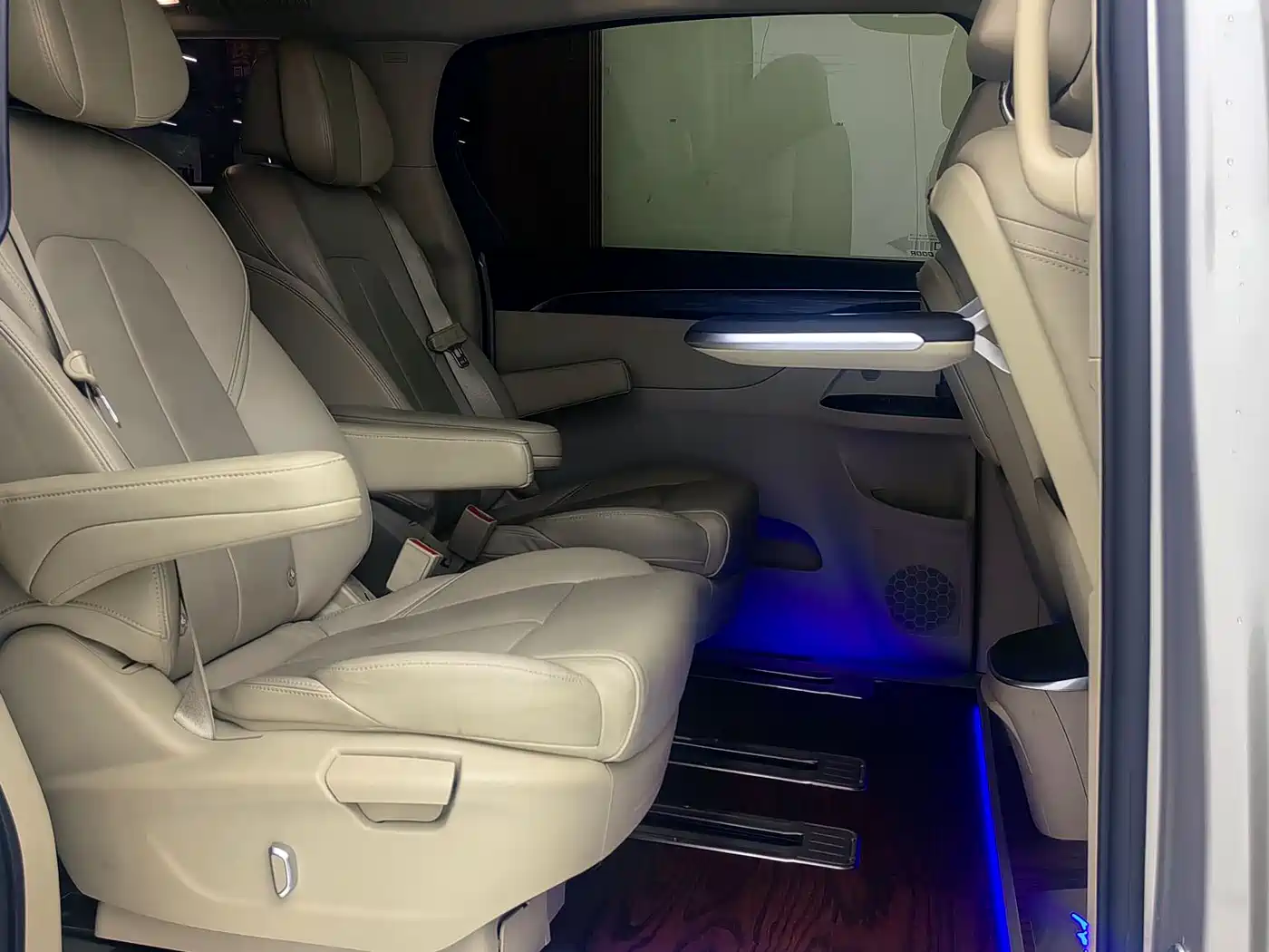 Buick GL8 2023 ES Landmaster Exclusive фото 13