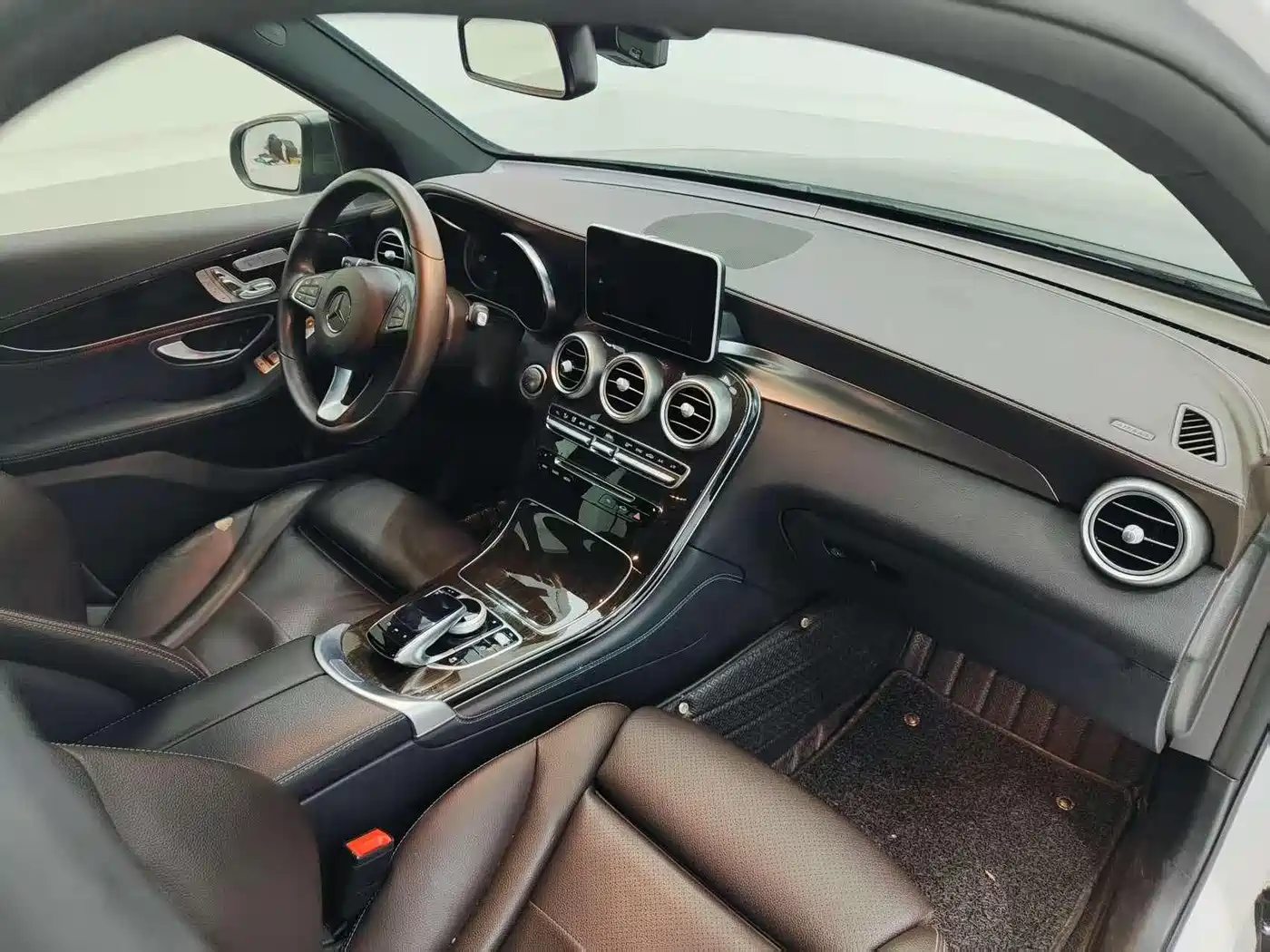 Mercedes-Benz GLC 2019 Facelift GLC 300 L 4MATIC Dynamic фото 9