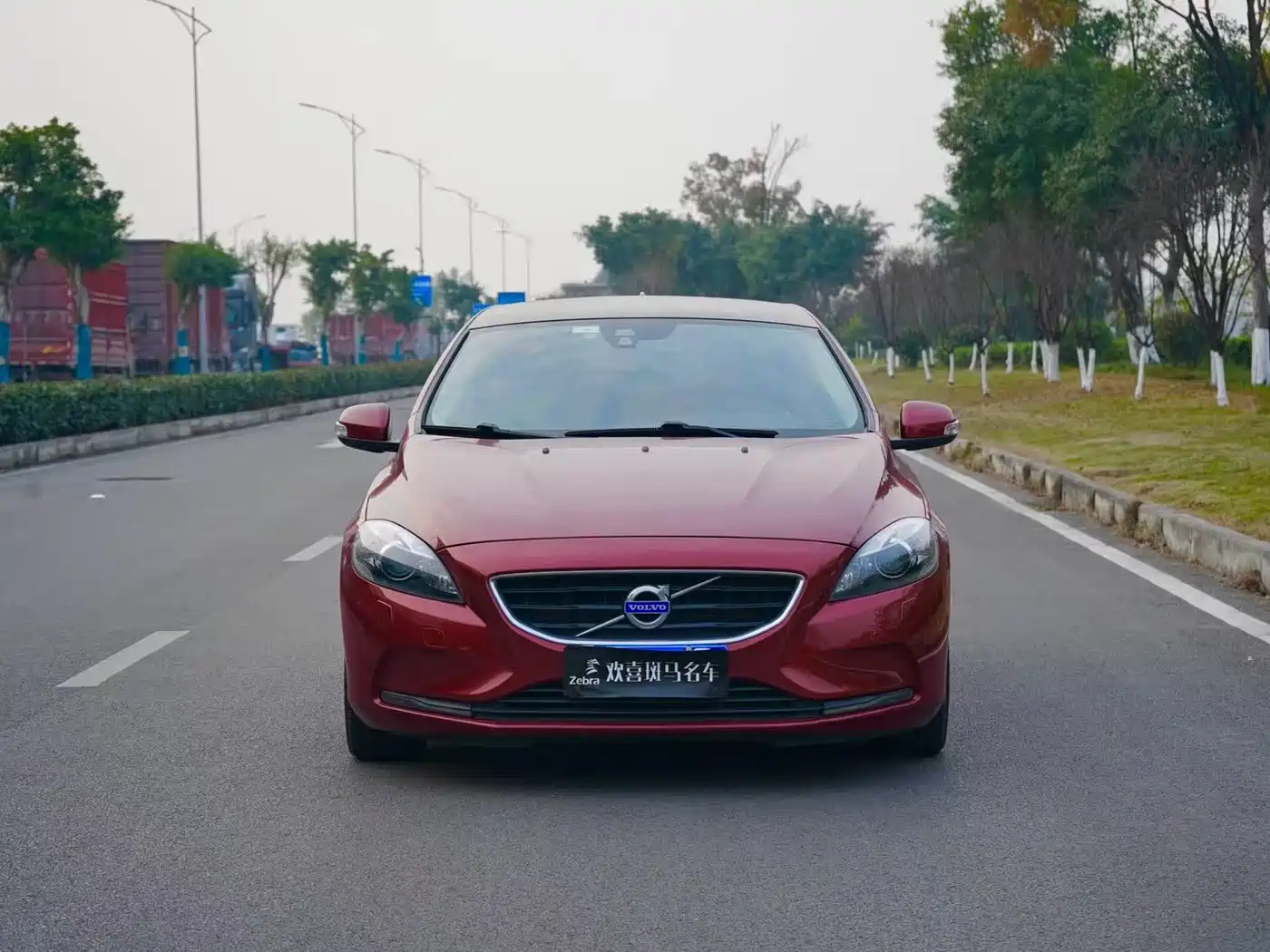 Фото 2 - Volvo V40