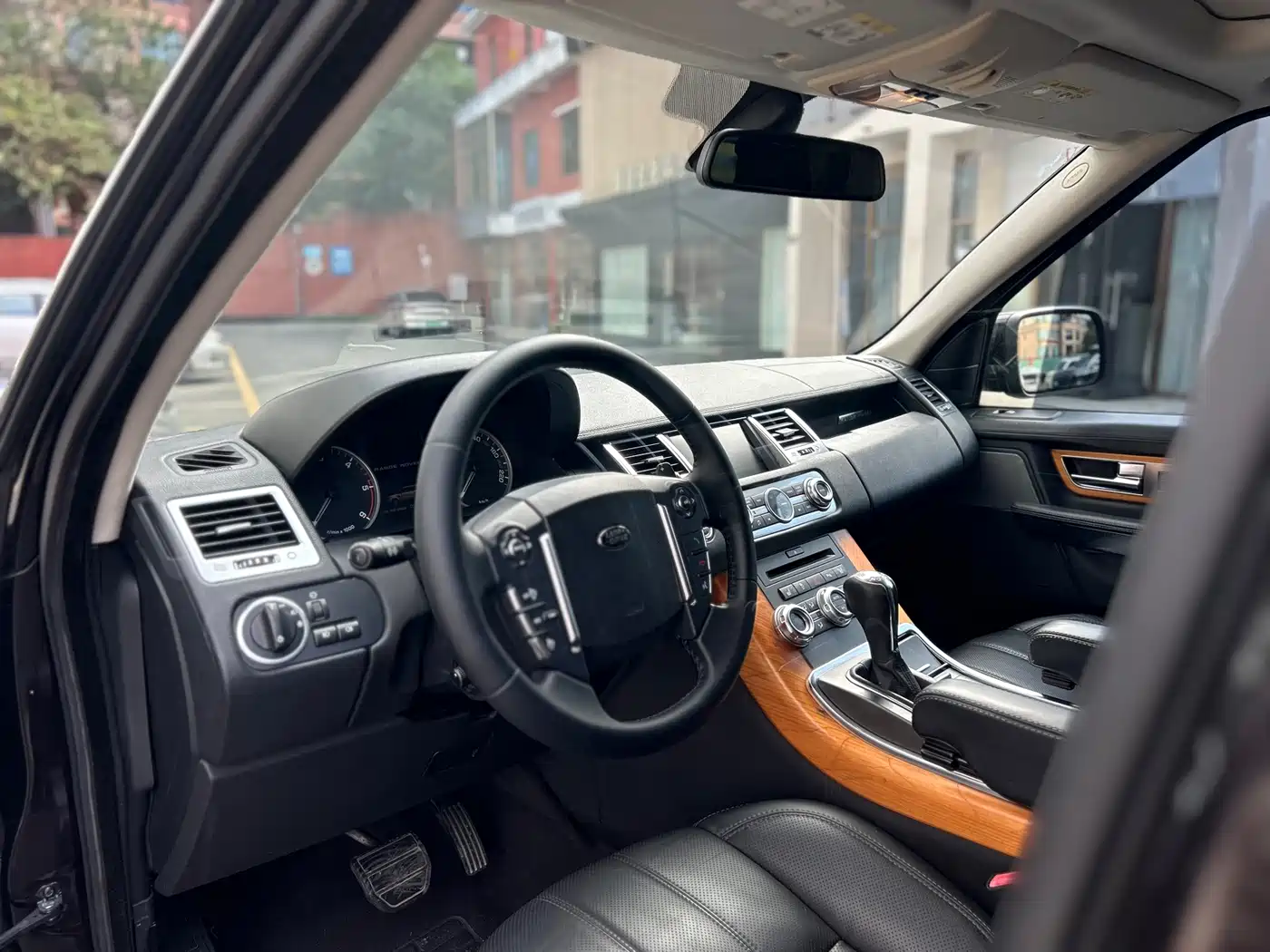 Land Rover Range Rover Sport 2011 3.0 TDV6 Diesel фото 10