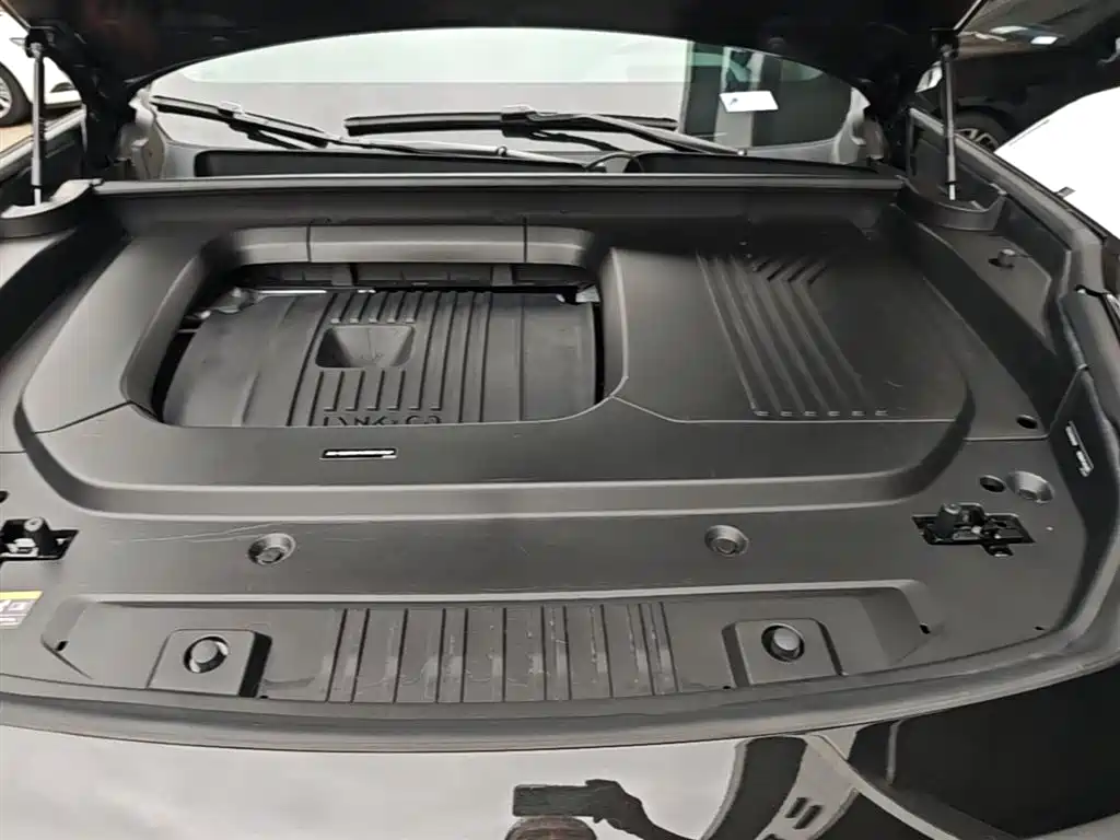 Lynk & Co 09 EM-P 2021 2.0T PHEV Halo 7-Seater фото 20