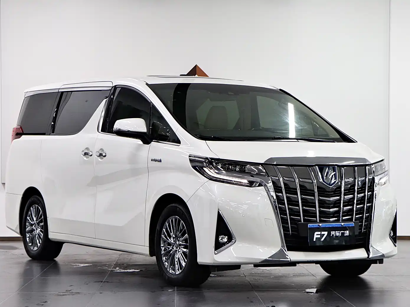 صورة 3 - Toyota Alphard