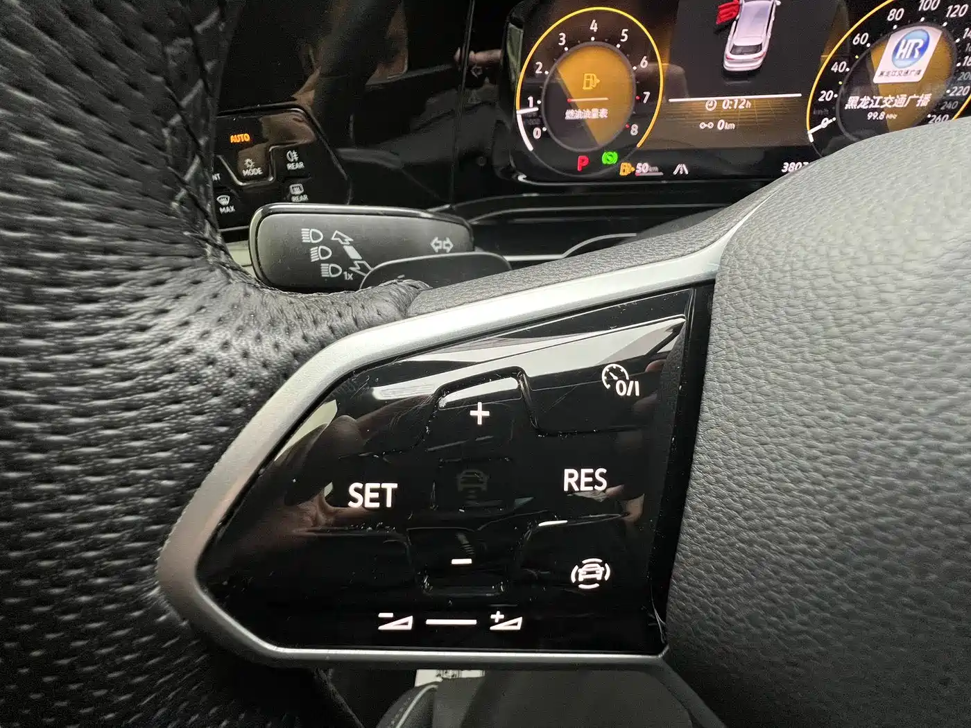 Volkswagen Golf 2023 280TSI DSG R-Line Lite фото 14