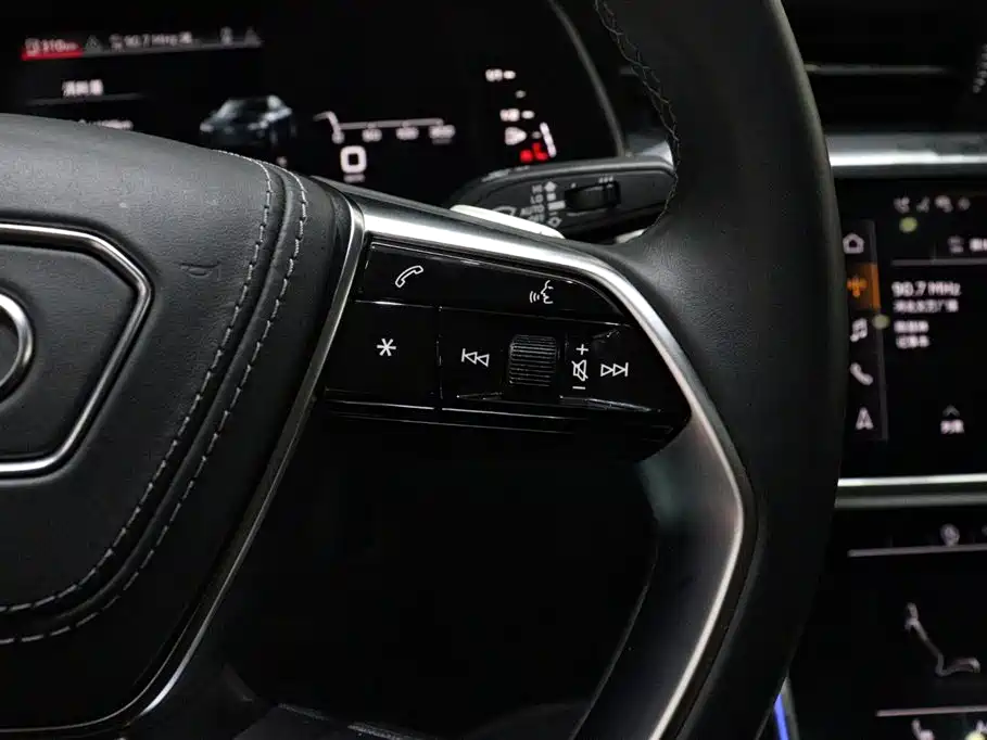 Audi A7L 2024 45 TFSI quattro Premium Luxury фото 18
