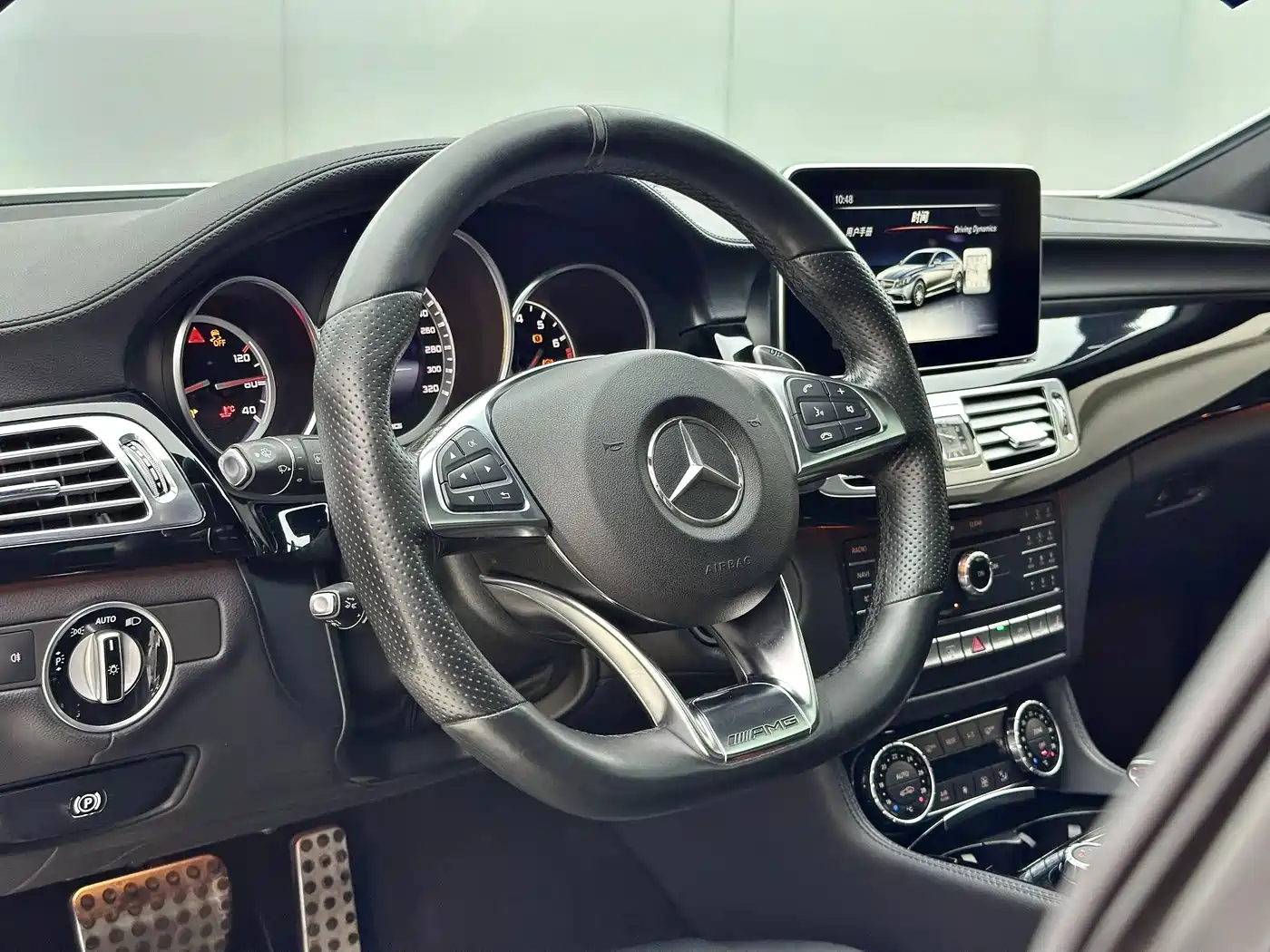 Mercedes-Benz CLS AMG 2015 AMG CLS 63 4MATIC фото 12