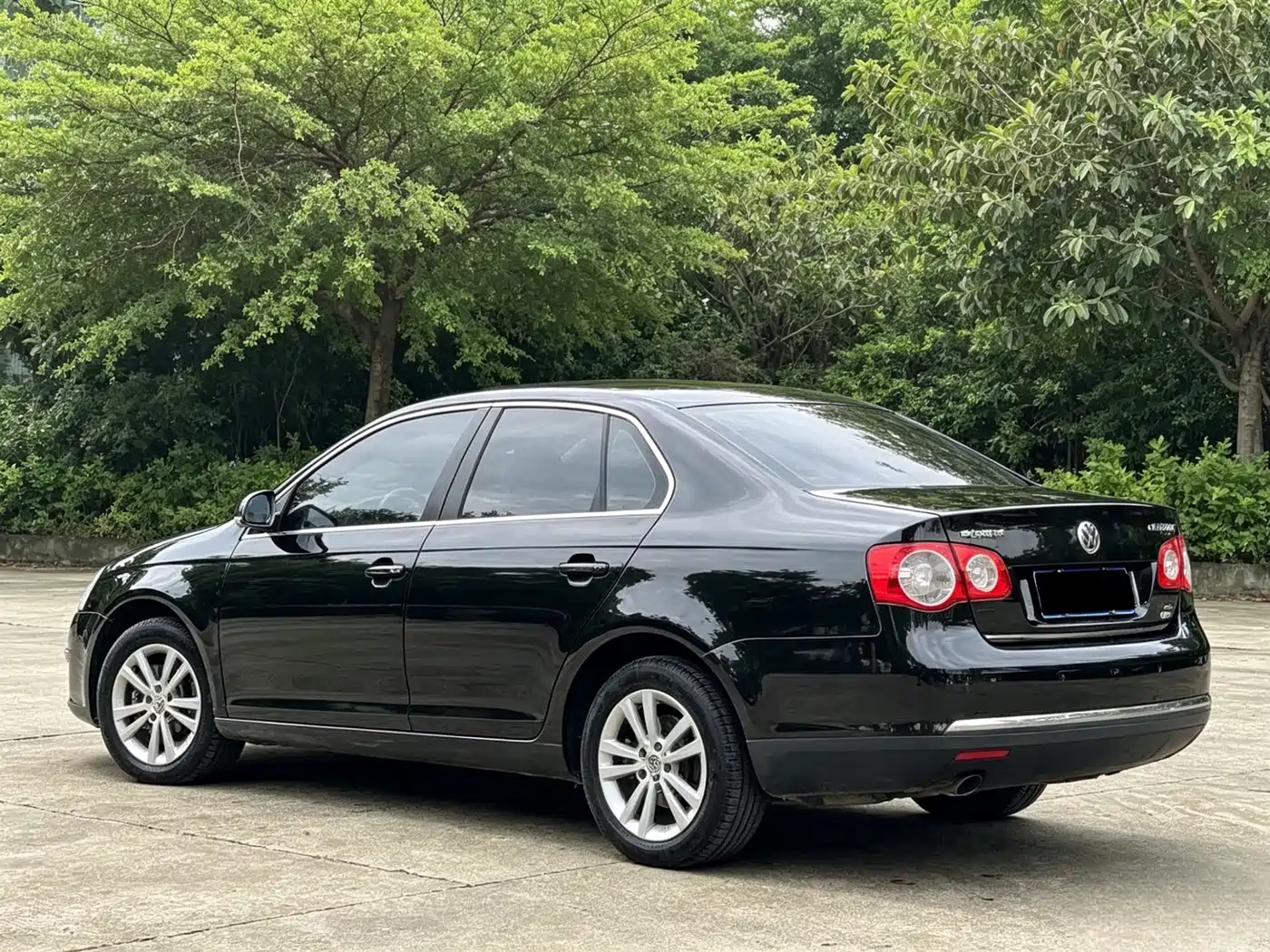 Volkswagen Sagitar 2011 1.6L Auto Comfort фото 5