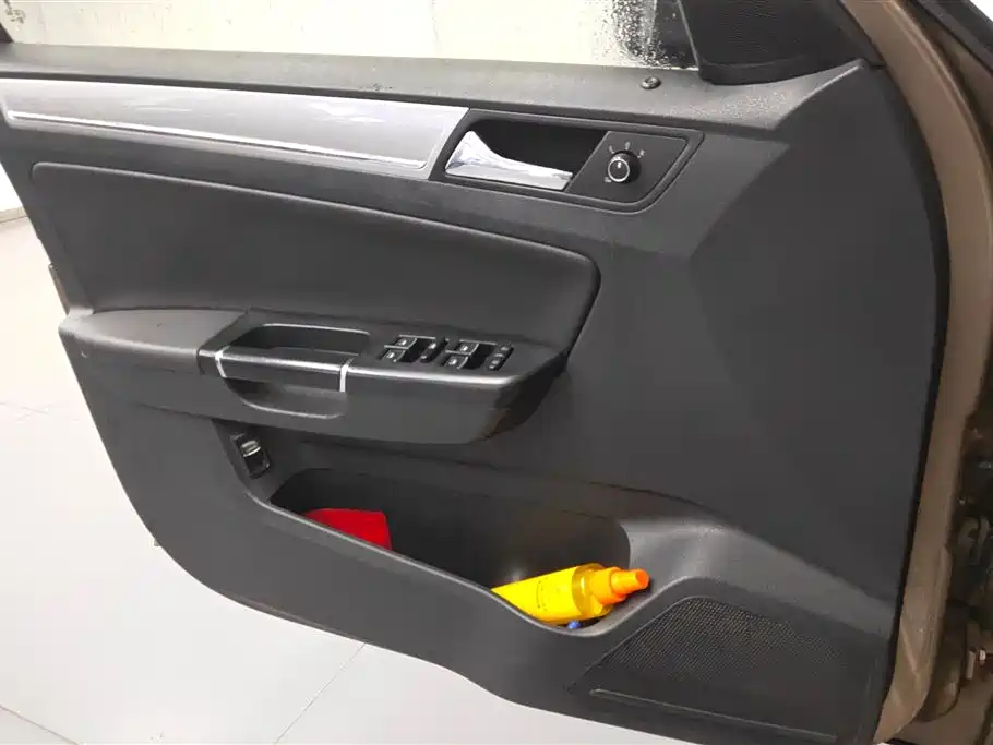 Volkswagen Bora 2014 1.6L Manual Comfort Edition фото 7