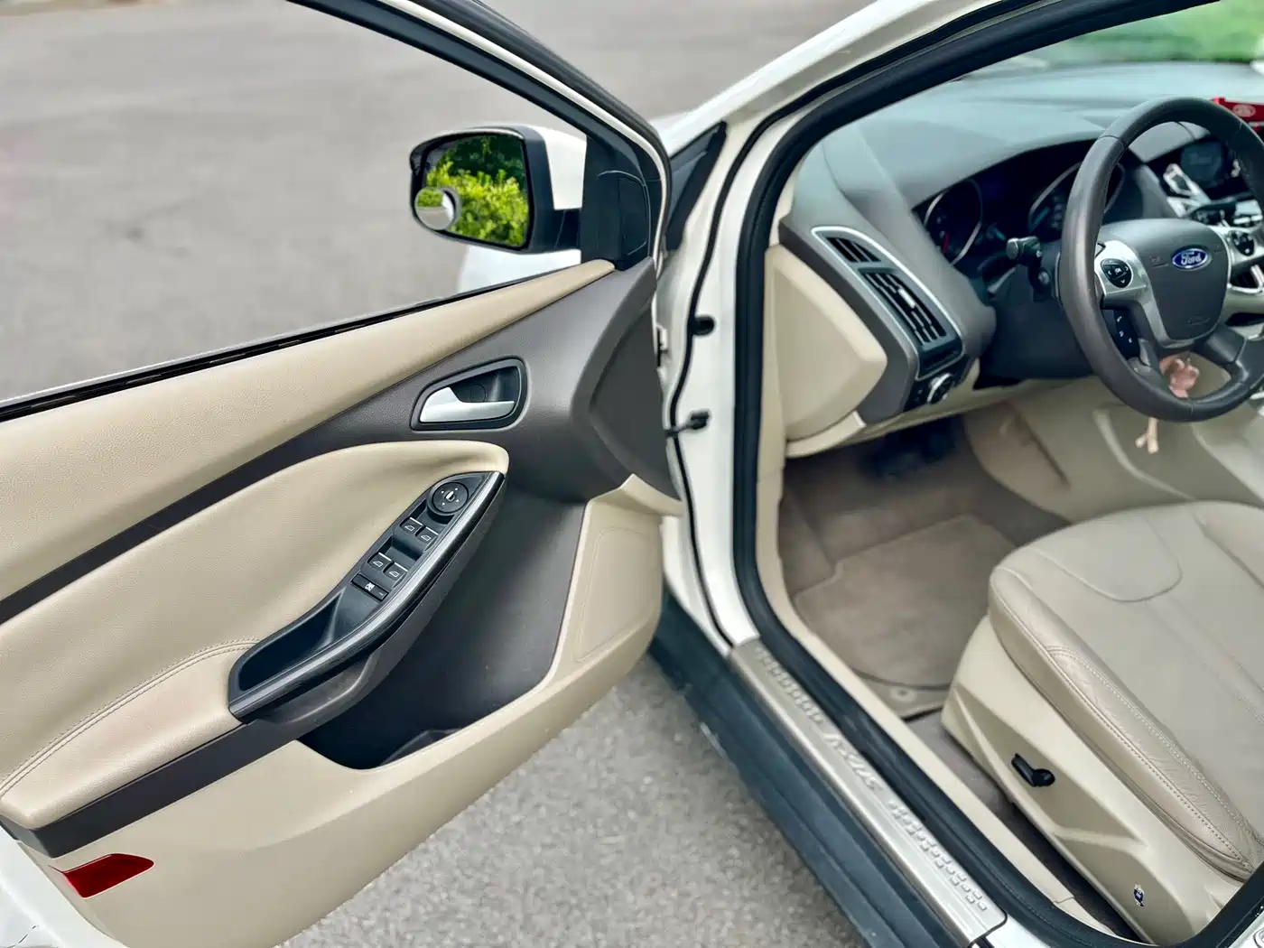 Photo 25 - Ford Focus
