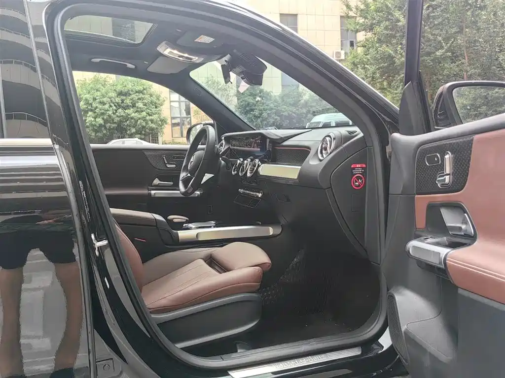 Mercedes-Benz GLB 2024 Facelift GLB 200 Style фото 21