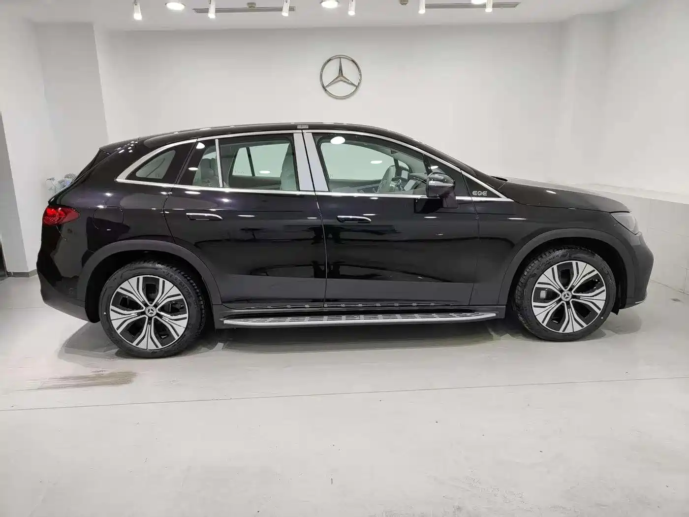 Mercedes-Benz EQE SUV 2024 500 4MATIC Pioneer Edition фото 16