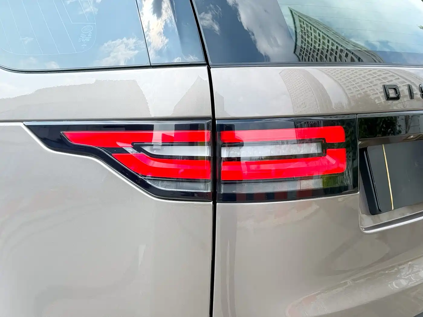 Land Rover Discovery 2017 3.0 SC V6 HSE фото 7