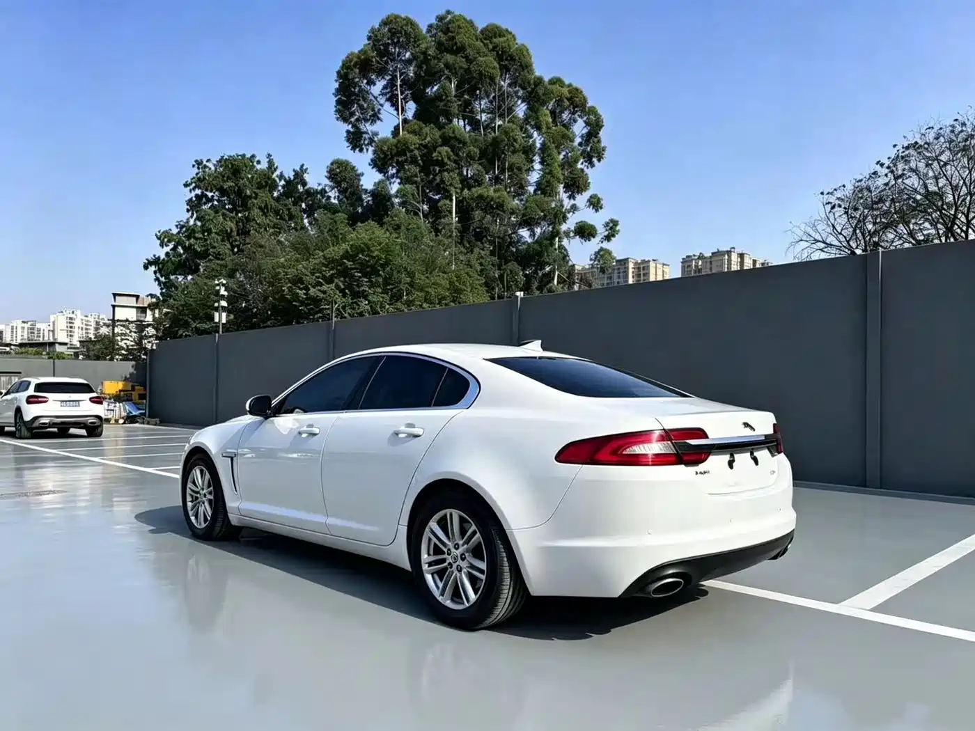 Jaguar XF 2015 XF 2.0T Style Edition фото 6
