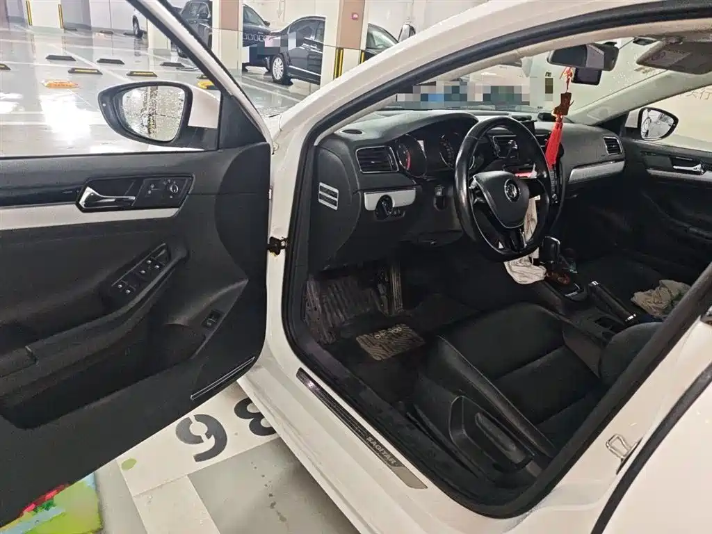 Volkswagen Sagitar 2015 230TSI Automatic Comfort фото 14