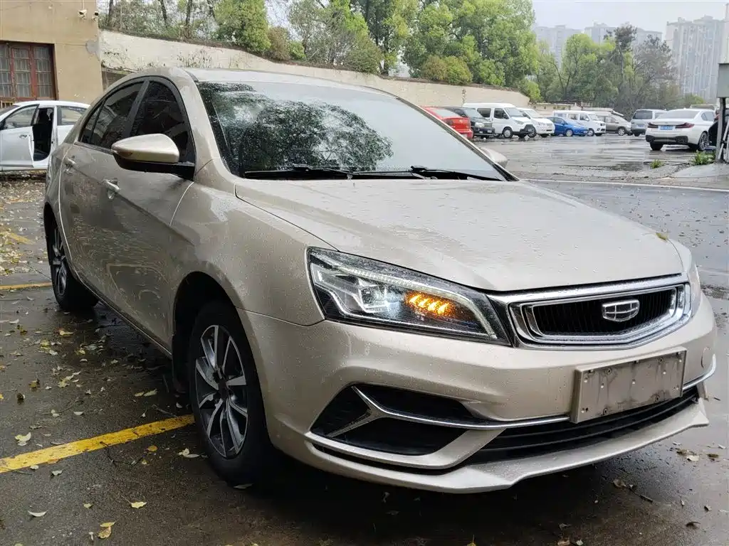Фото 22 - Geely Emgrand
