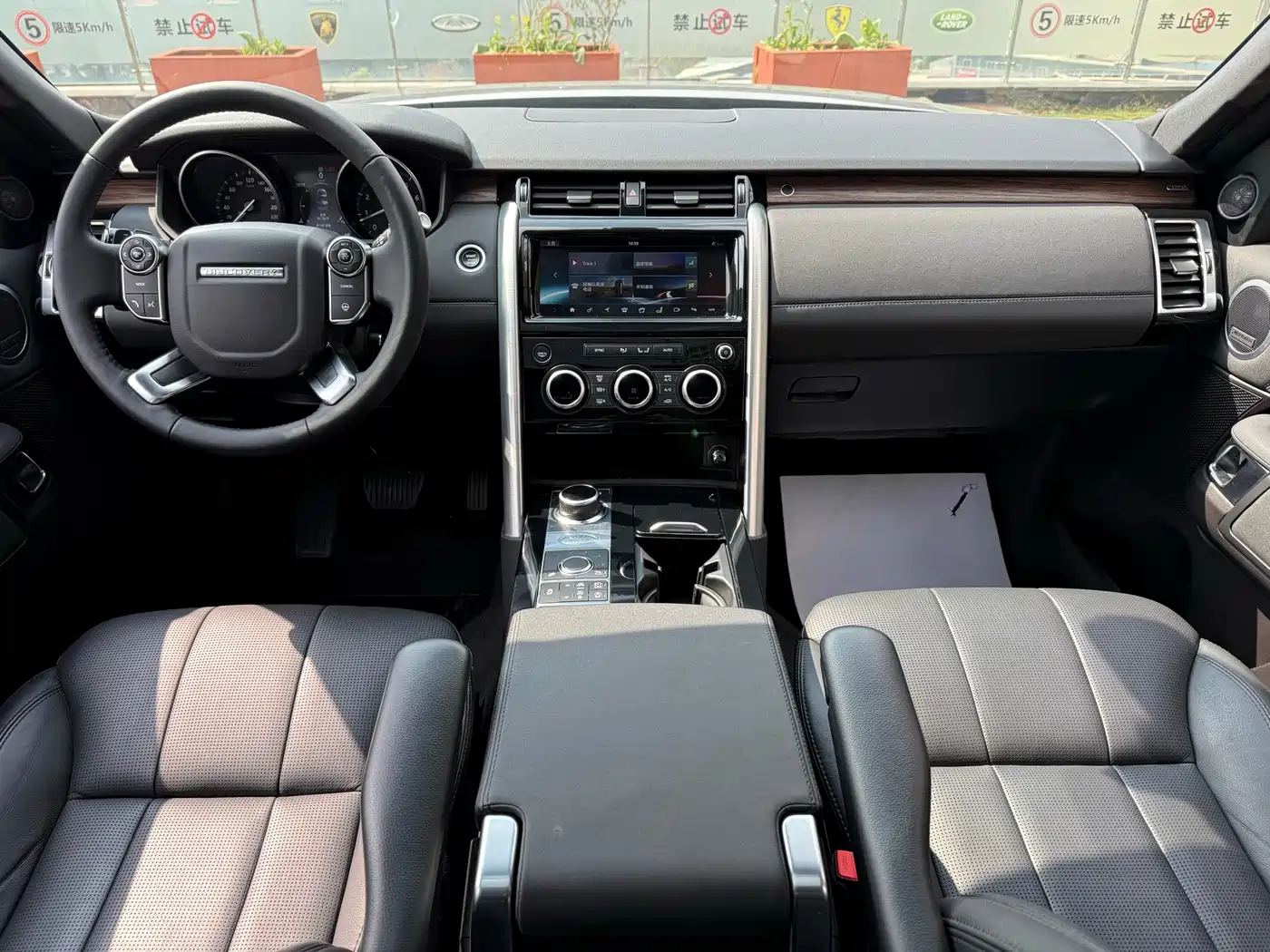 Land Rover Discovery 2017 3.0 SC V6 HSE фото 21