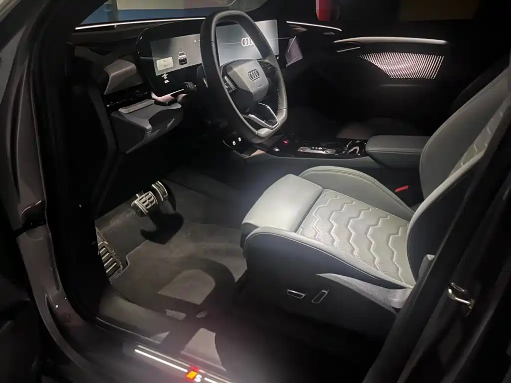 Фото 6 - Audi Q6L e-tron