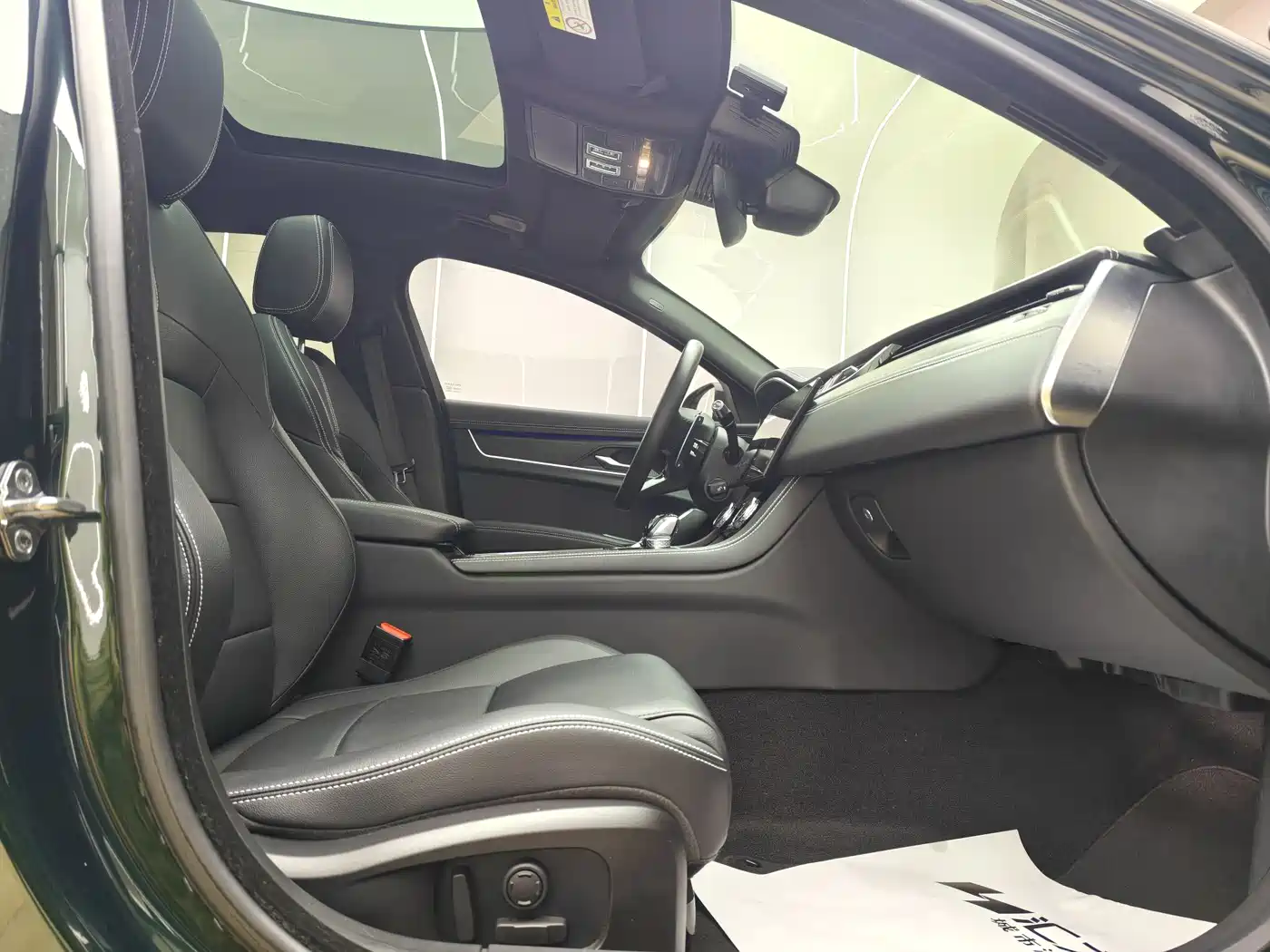 Jaguar XFL 2021 XFL 2.0T P250 AWD Gloss Black Sport Edition фото 10
