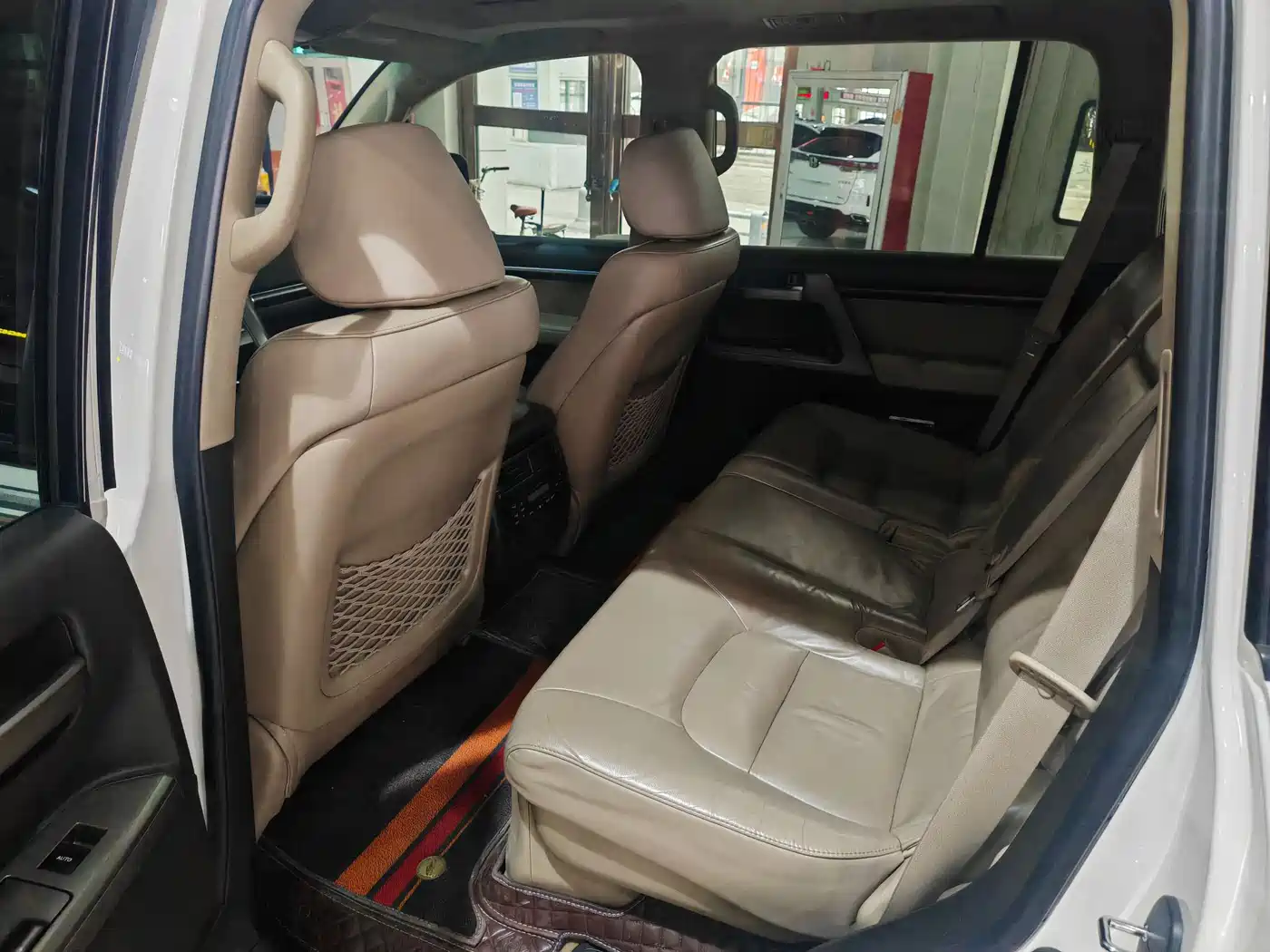 Toyota Land Cruiser 2010 Model 4.0L Automatic VX фото 8