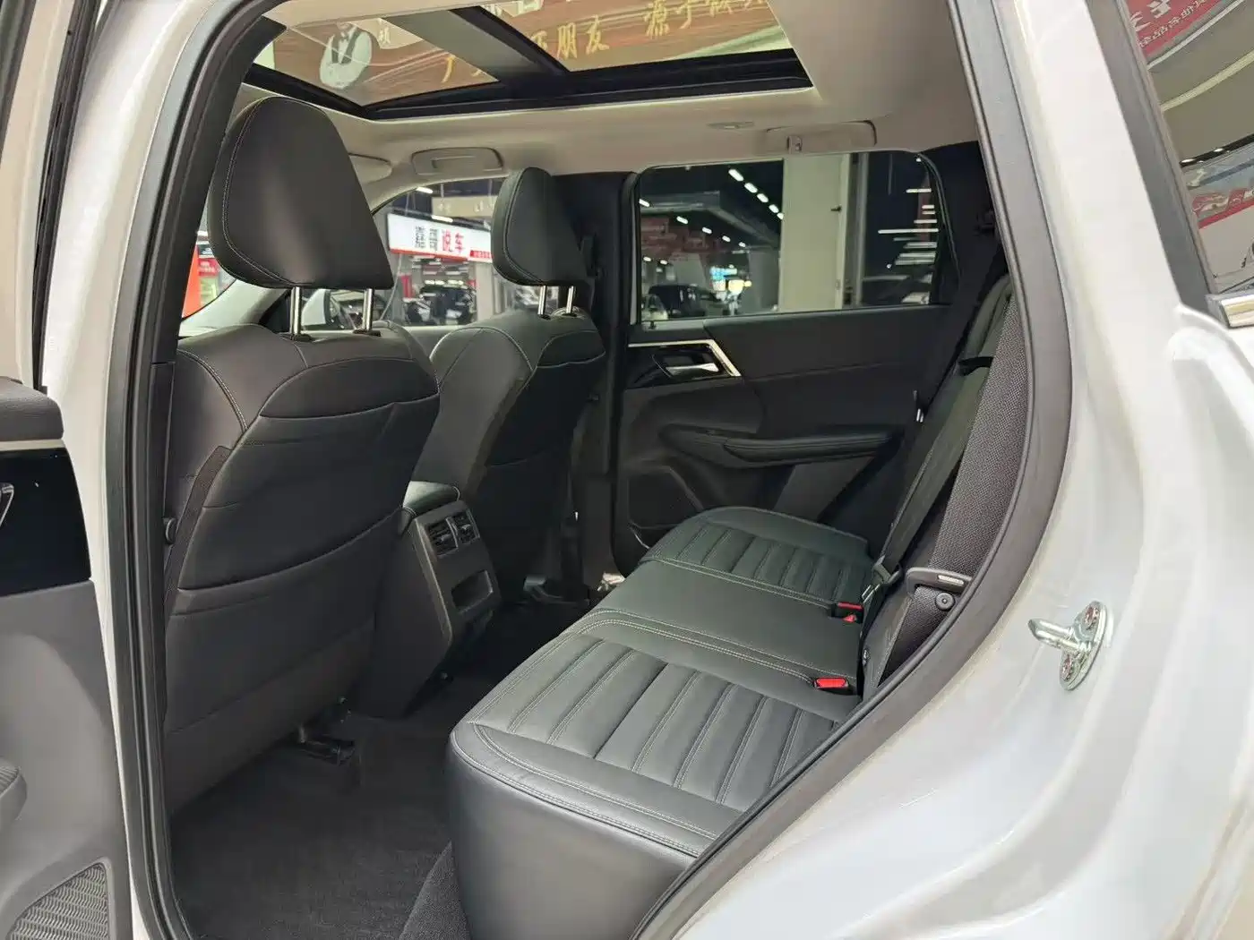 Mitsubishi Outlander 2023 1.5T CVT FWD Premium Edition 5-seater фото 5