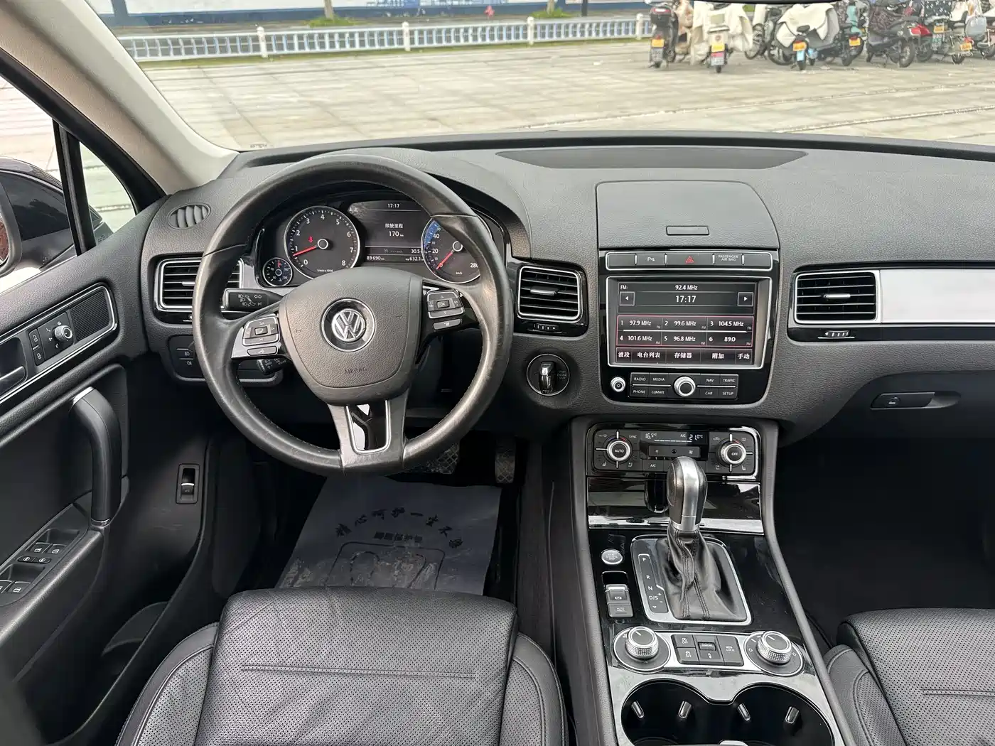 Volkswagen Touareg 2017 3.0TSI Explorer Edition фото 23