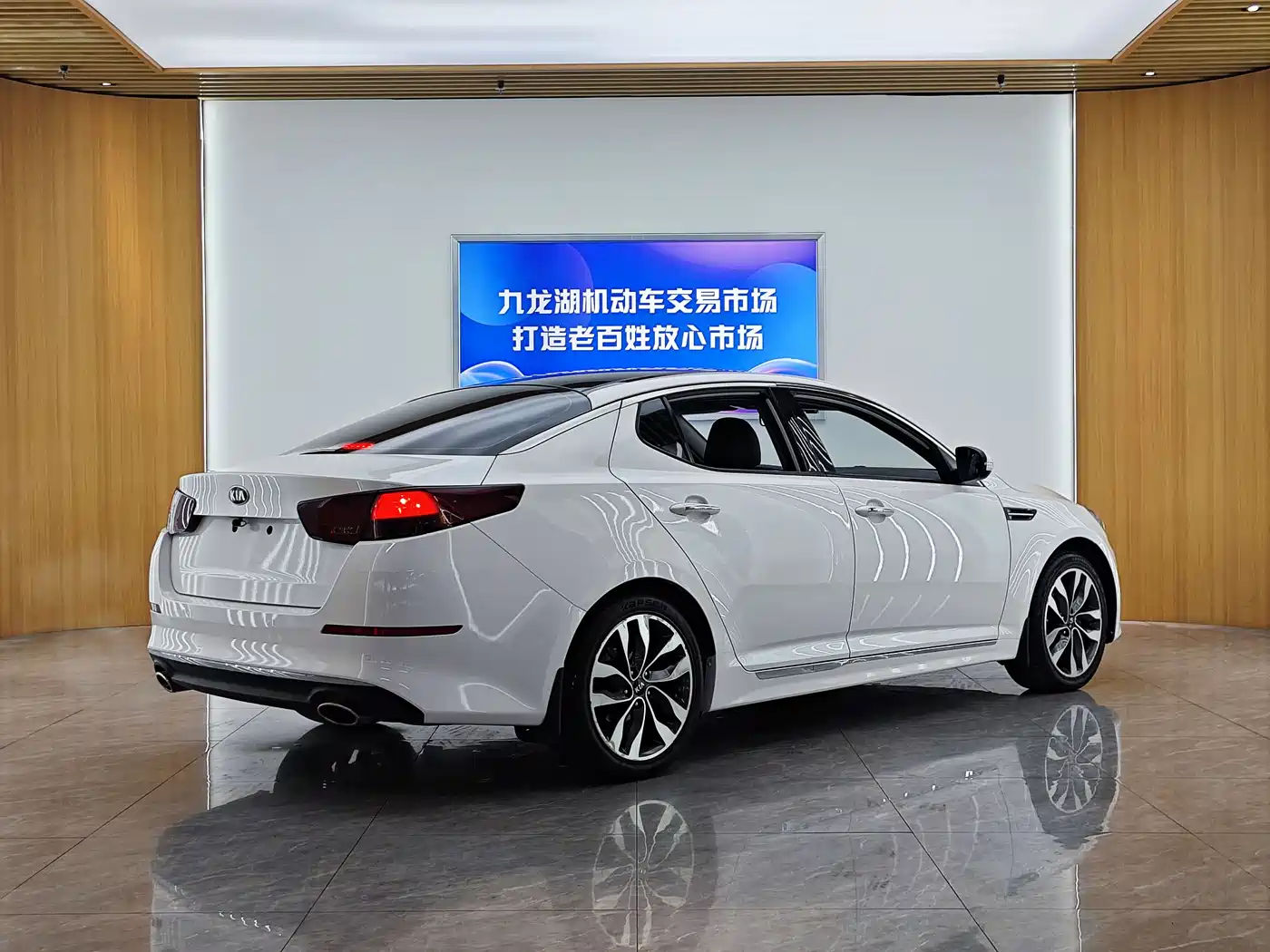 Kia K5 2014 2.0L Automatic LUXURY фото 6