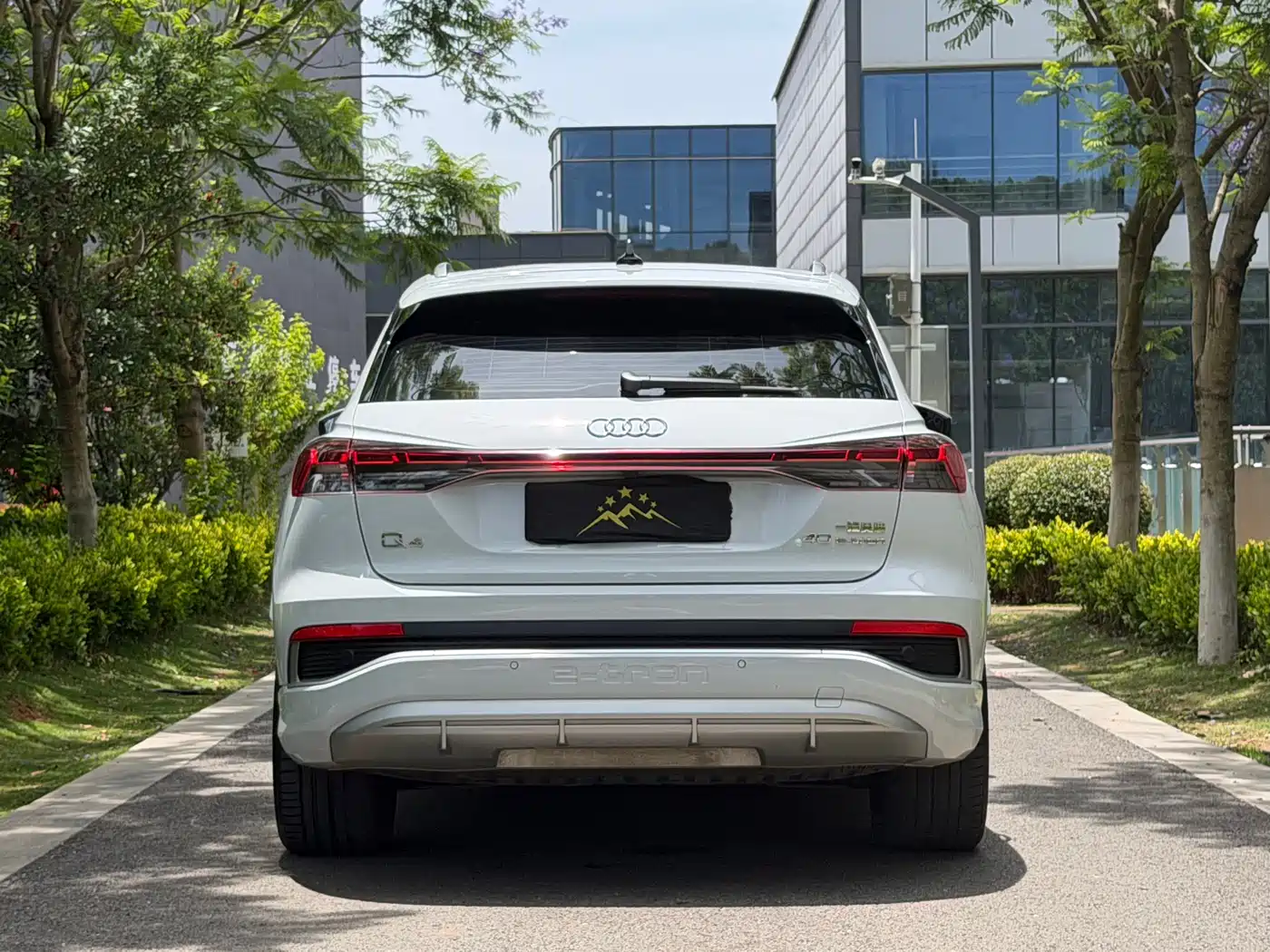 Audi Q4 e-tron 2024 40 e-tron Pioneer Edition фото 8