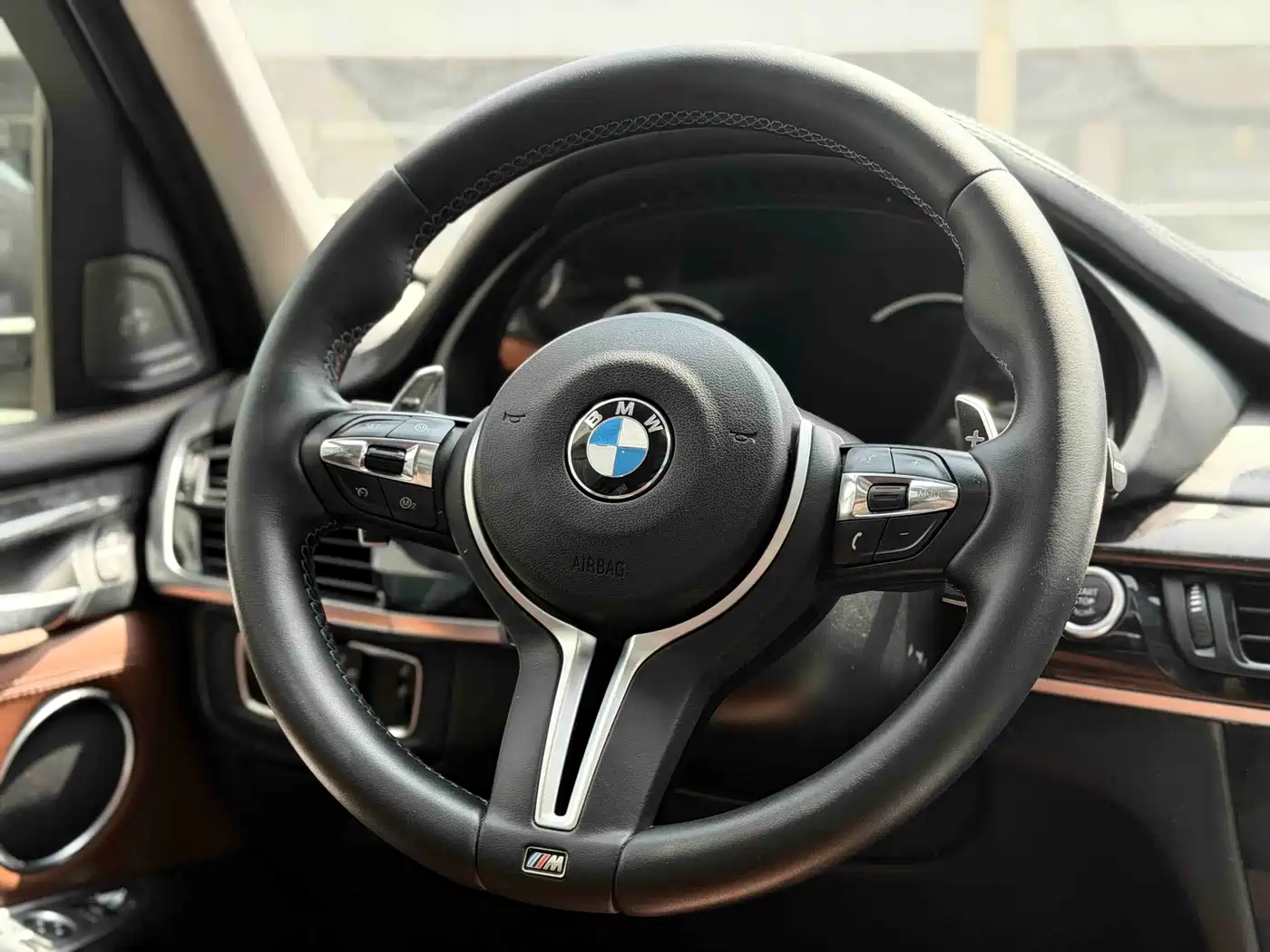 BMW X5 (Import) 2018 xDrive35i Elegant Model фото 10