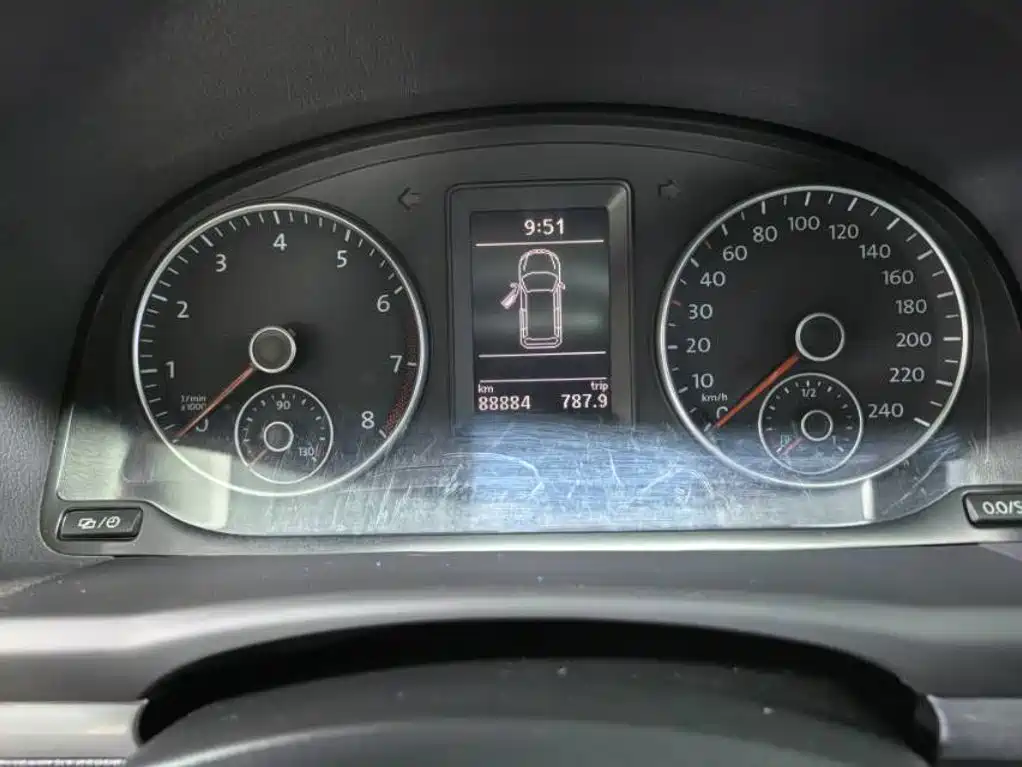 صورة 6 - Volkswagen Touran
