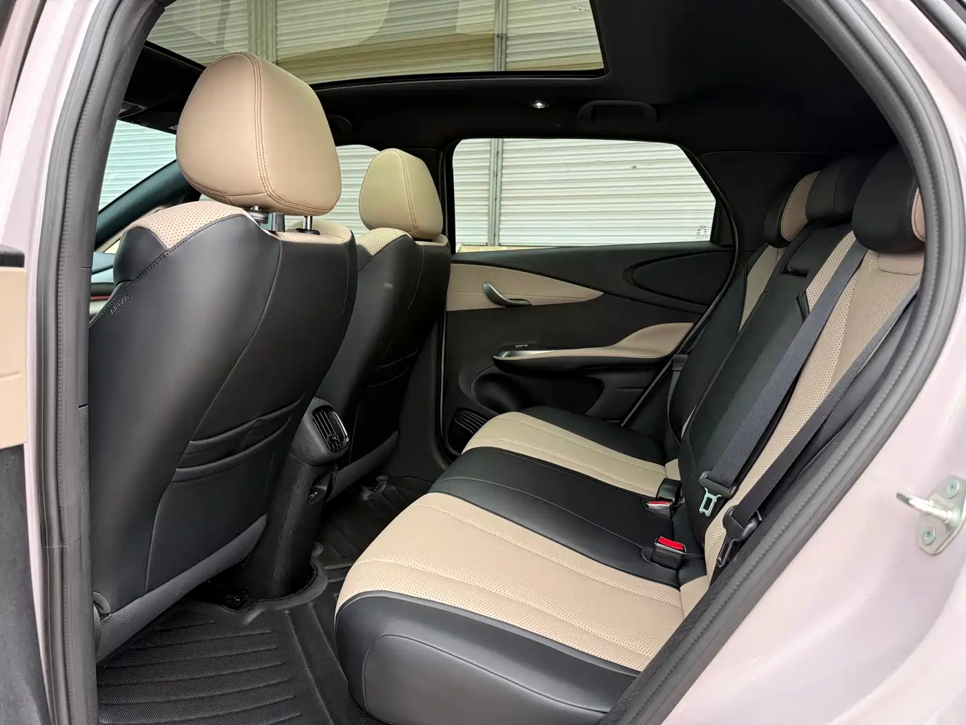 BYD Dolphin 2025 Smart Drive Edition 410km Fashion Version фото 13