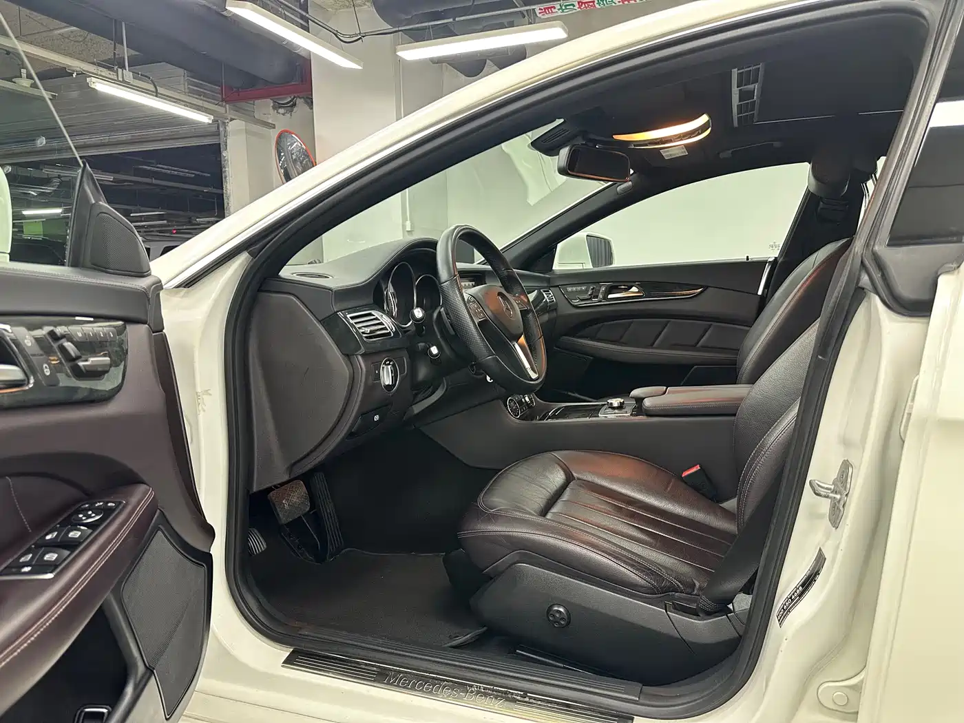 Mercedes-Benz CLS 2012 CLS 300 CGI фото 8
