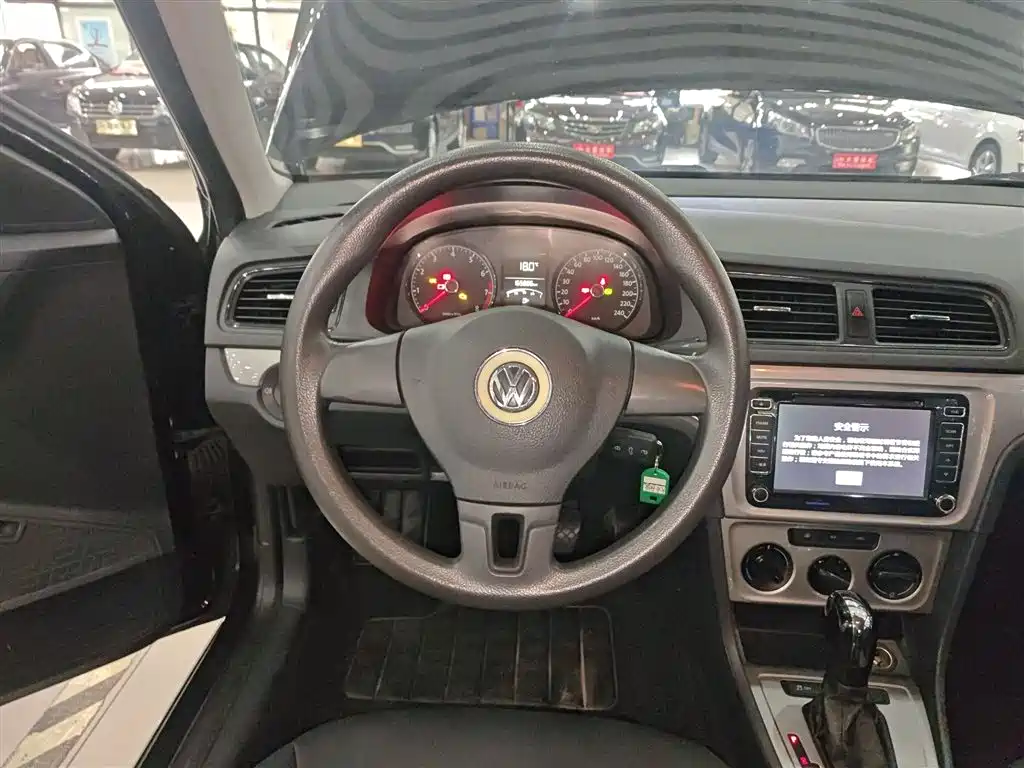 Volkswagen Lavida 2013 Facelift Classic 1.6L Automatic Trend фото 11