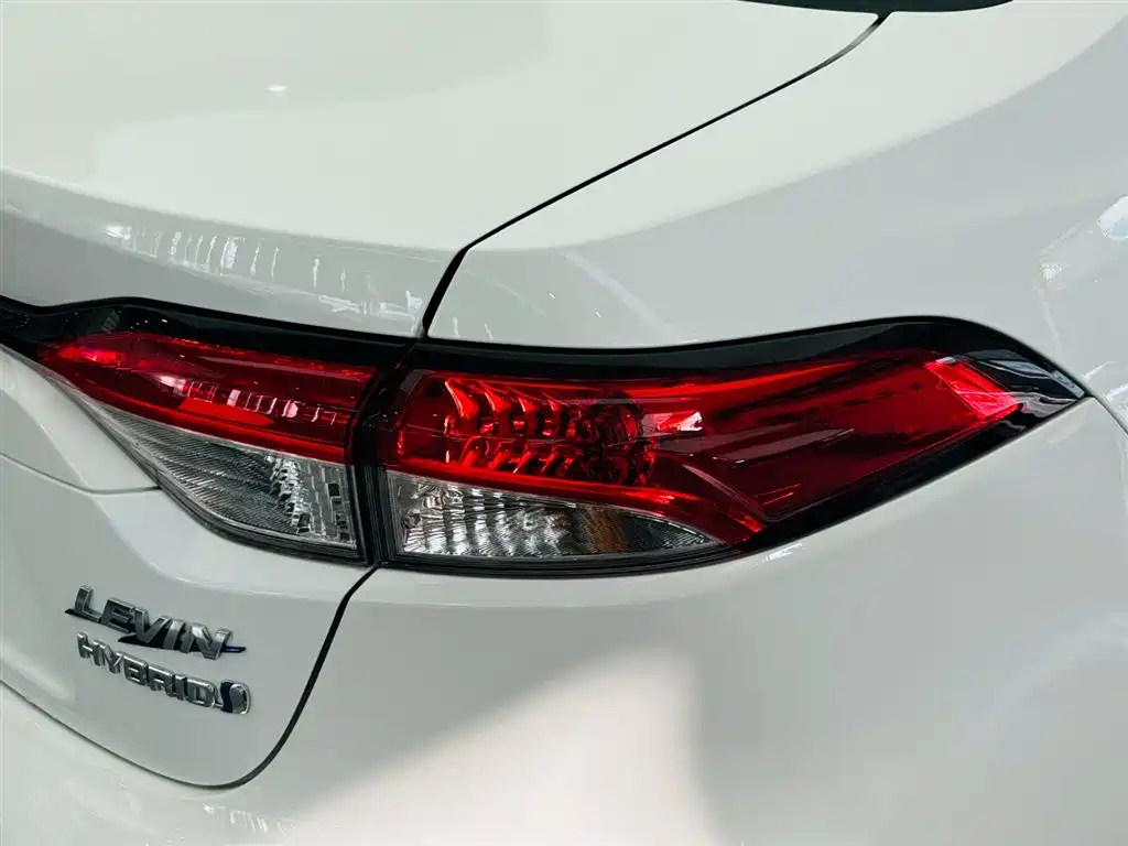 Toyota Levin 2023 Smart Hybrid 1.8L Luxury фото 12