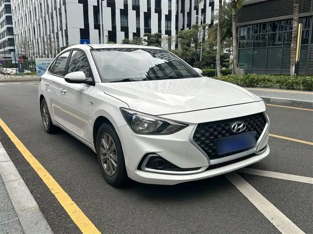 Hyundai Elantra 2018 1.6L Auto Joy GL (China V) фото 2